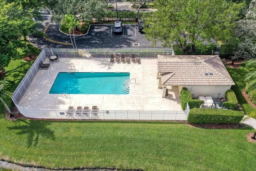 4722 Lago Vista Drive, Coconut Creek, FL 33073 — photo 3 of 15