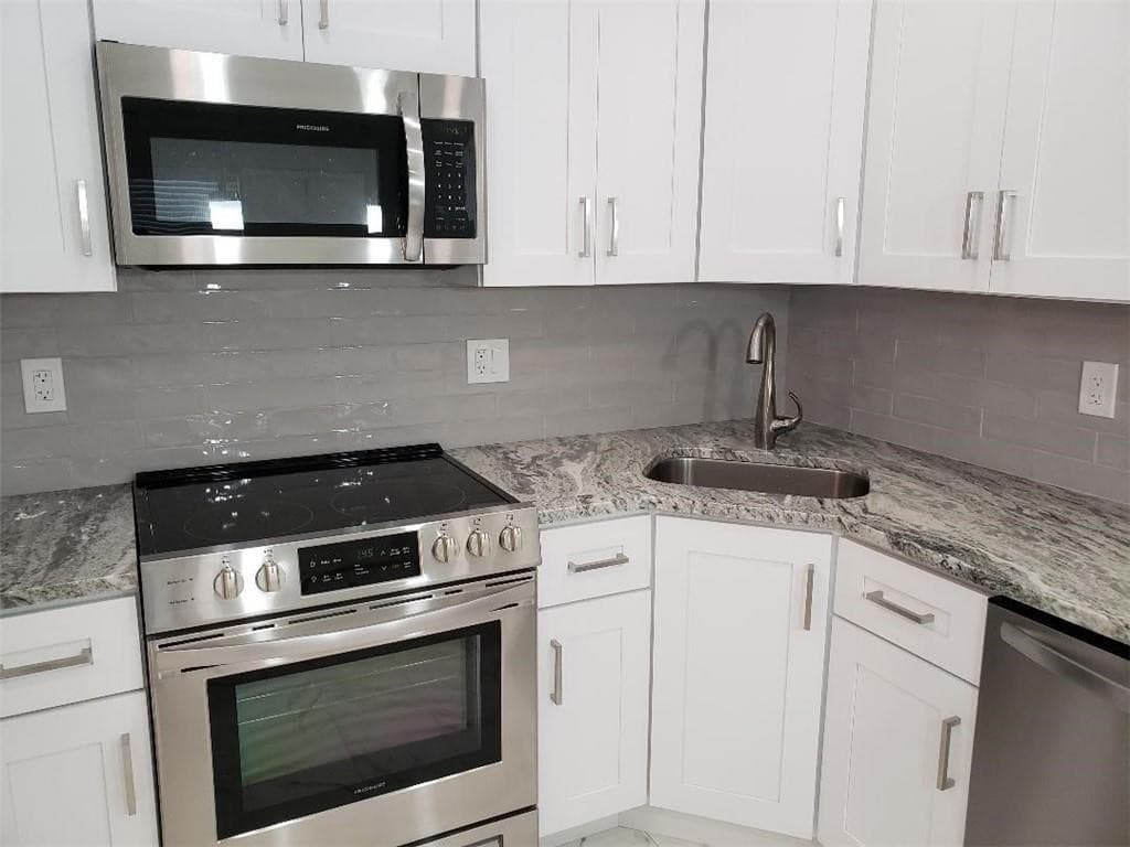 5201 NE 24th Terrace A211, Fort Lauderdale, FL 33308 — photo 3 of 32