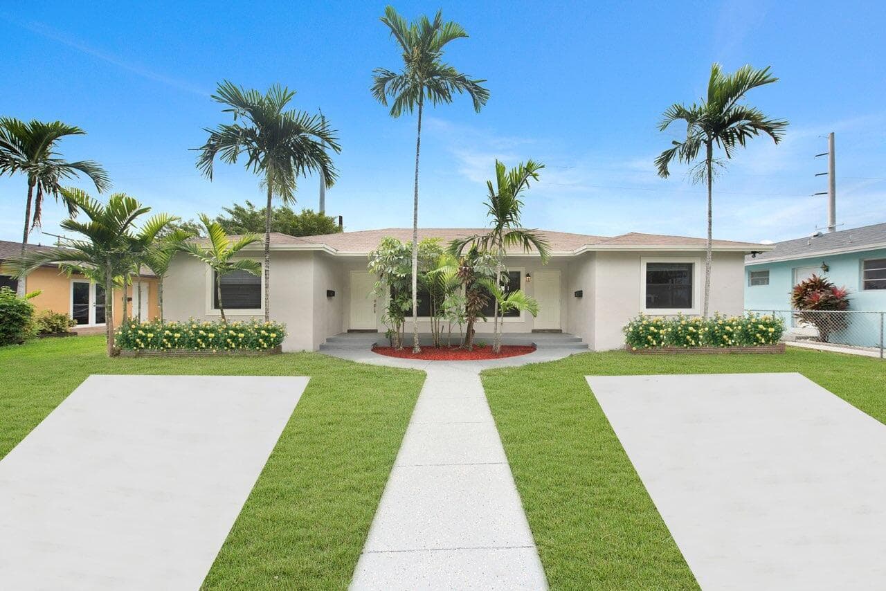 814 NE 8th Street, Hallandale Beach, FL 33009 — photo 1 of 25