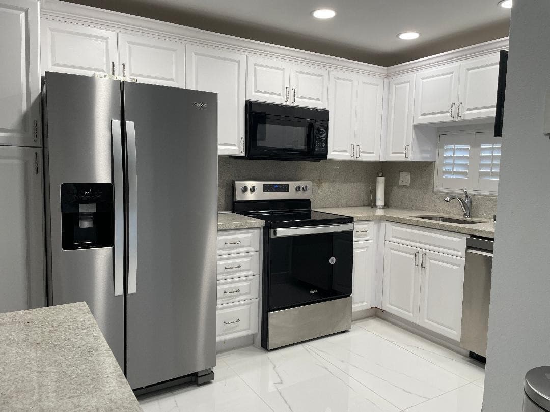 9420 S Hollybrook Lake Drive 102, Pembroke Pines, FL 33025 — photo 1 of 17