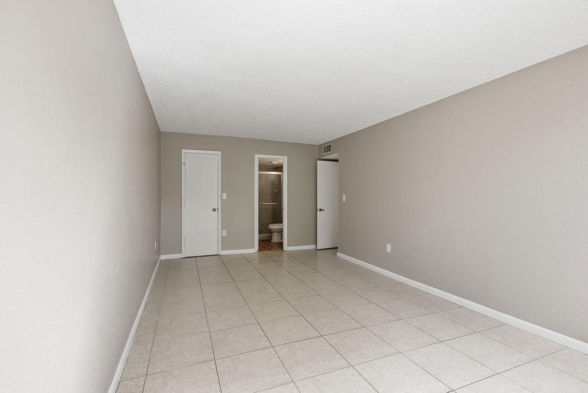 9360 Fontainebleau Boulevard Apt 310, Miami, FL 33172 — photo 21 of 29