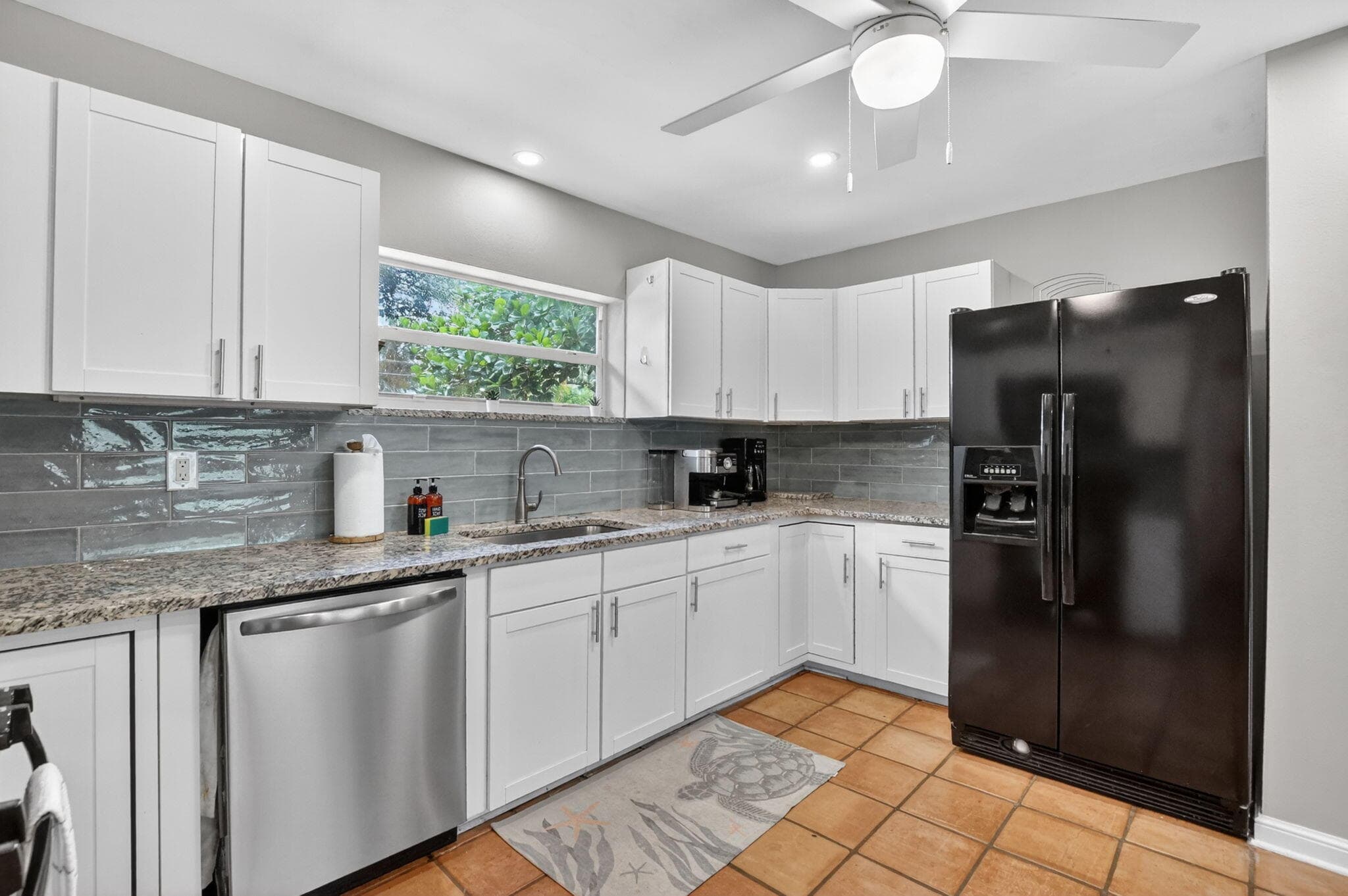 721 NE 8th Avenue, Boynton Beach, FL 33435 — photo 8 of 36