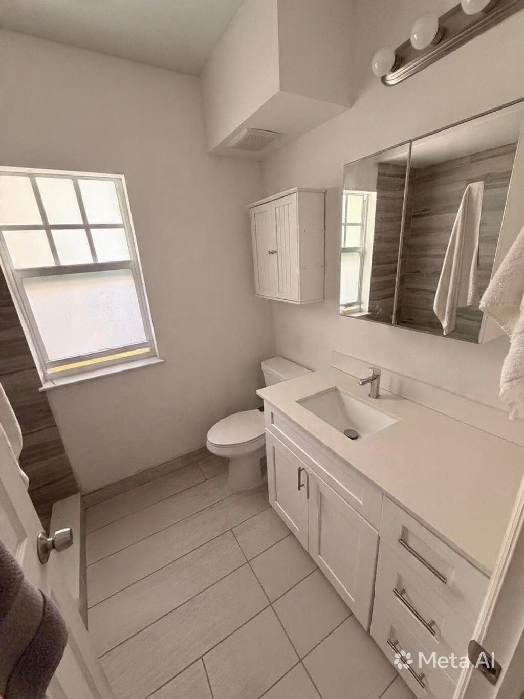 407 S Lakeside Drive, Lake Worth Beach, FL 33460 — photo 8 of 9