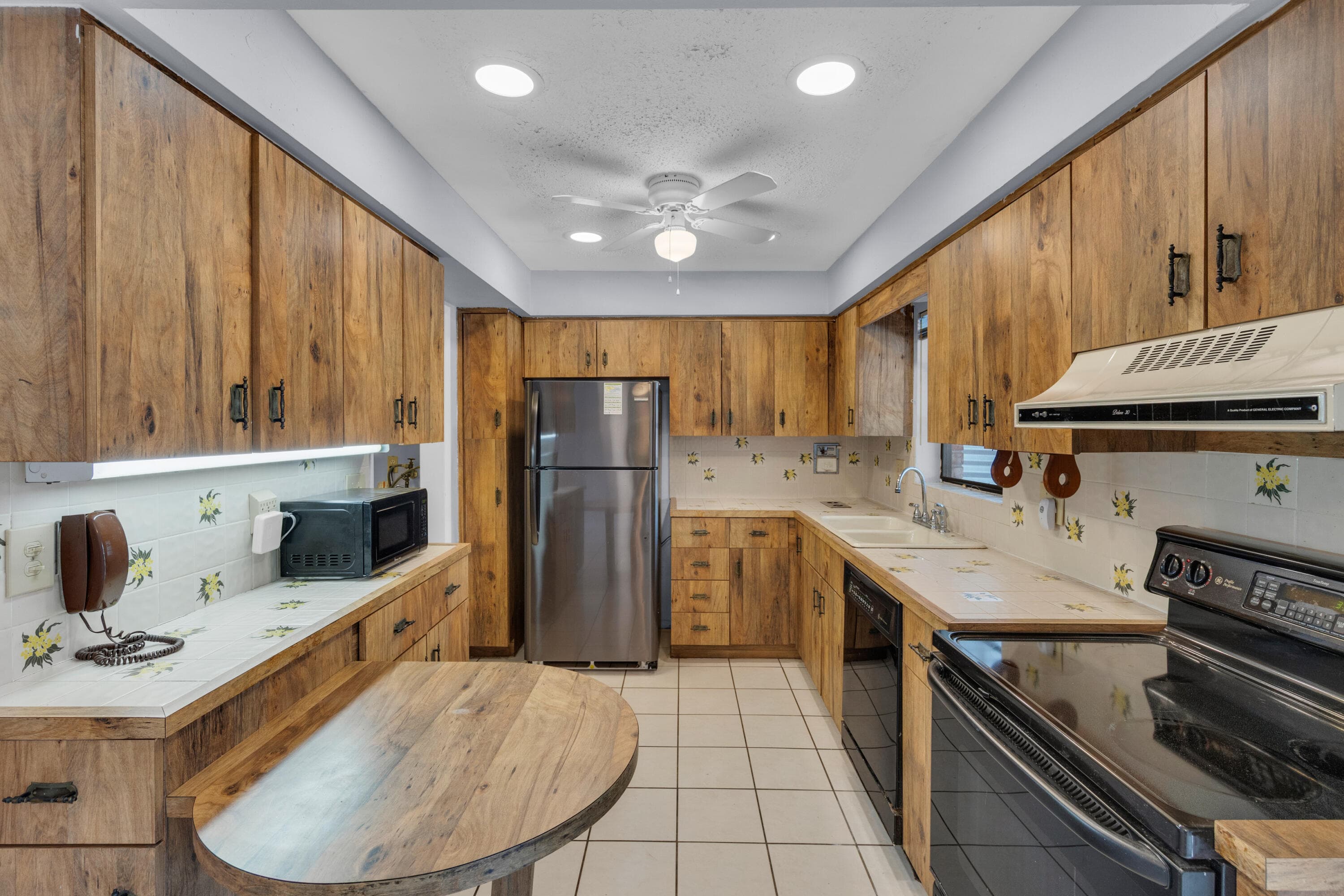 608-612 NE 21st Court, Wilton Manors, FL 33305 — photo 10 of 38