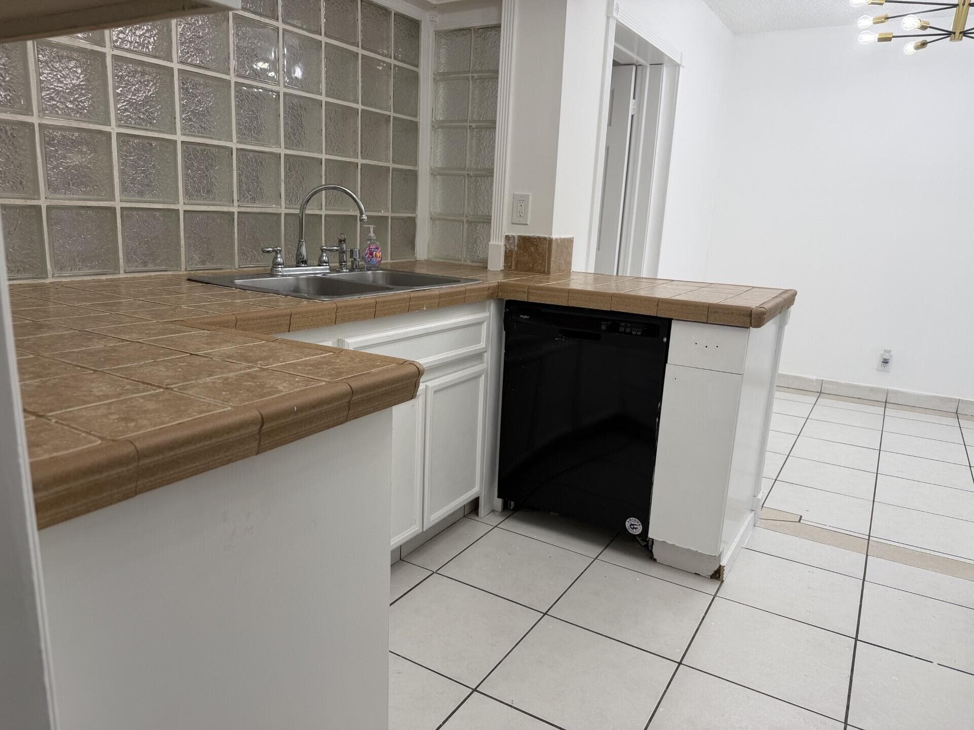 7315 NW 57th Place, Tamarac, FL 33321 — photo 4 of 13
