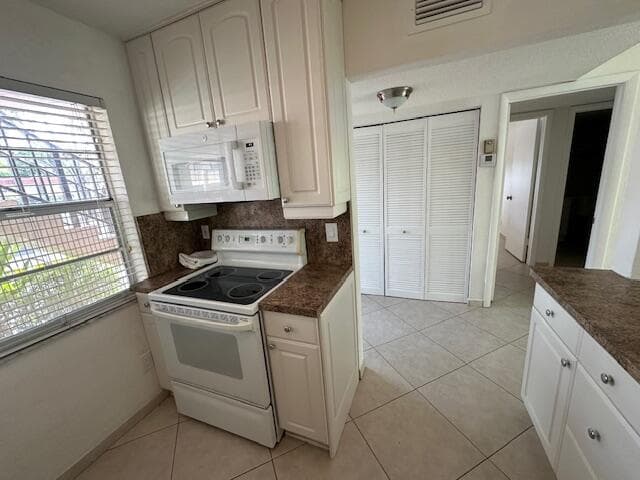 21 Abbey Lane 107, Delray Beach, FL 33446 — photo 4 of 22