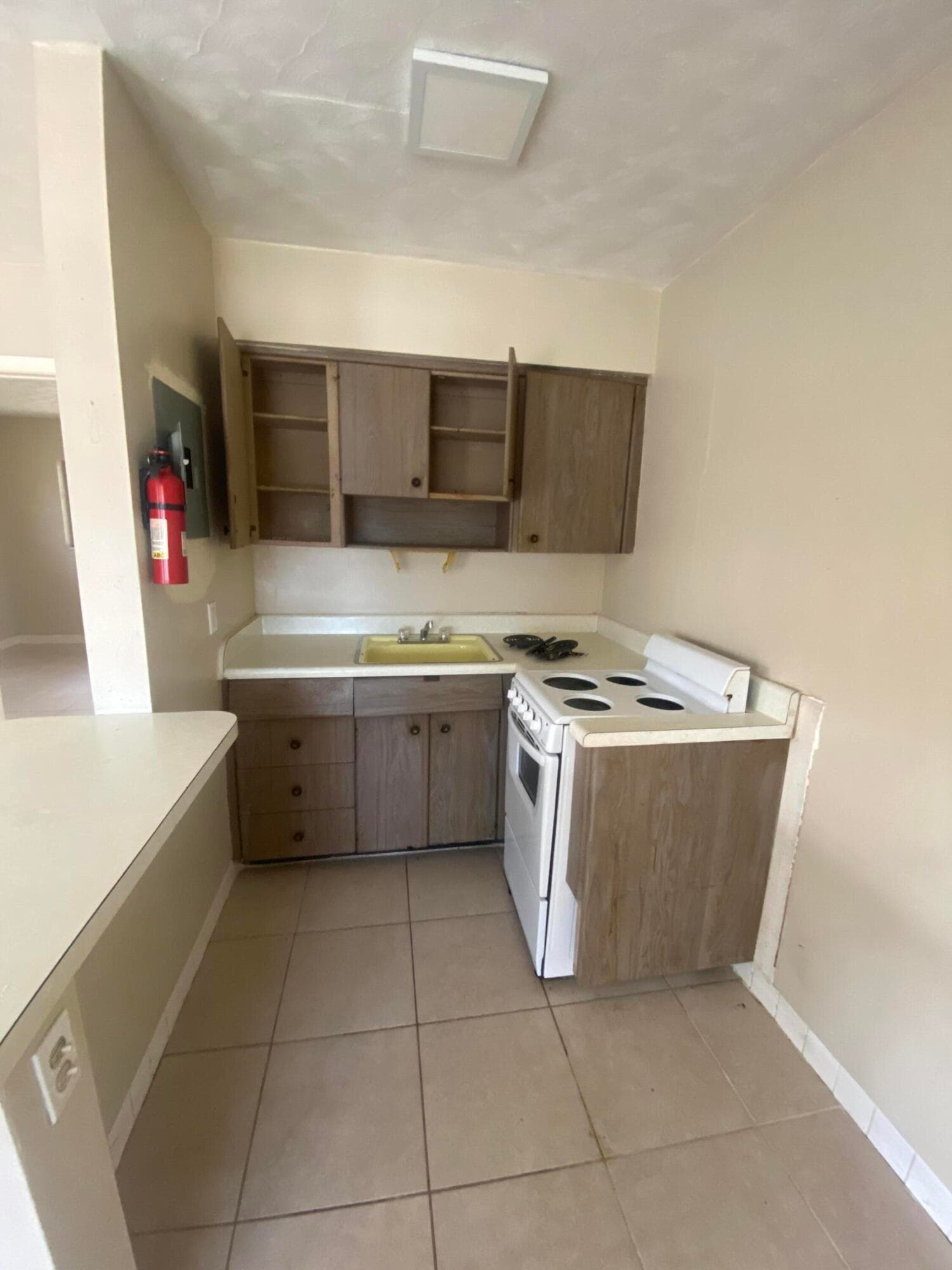 1019 NW 5th Avenue, Fort Lauderdale, FL 33311 — photo 3 of 6