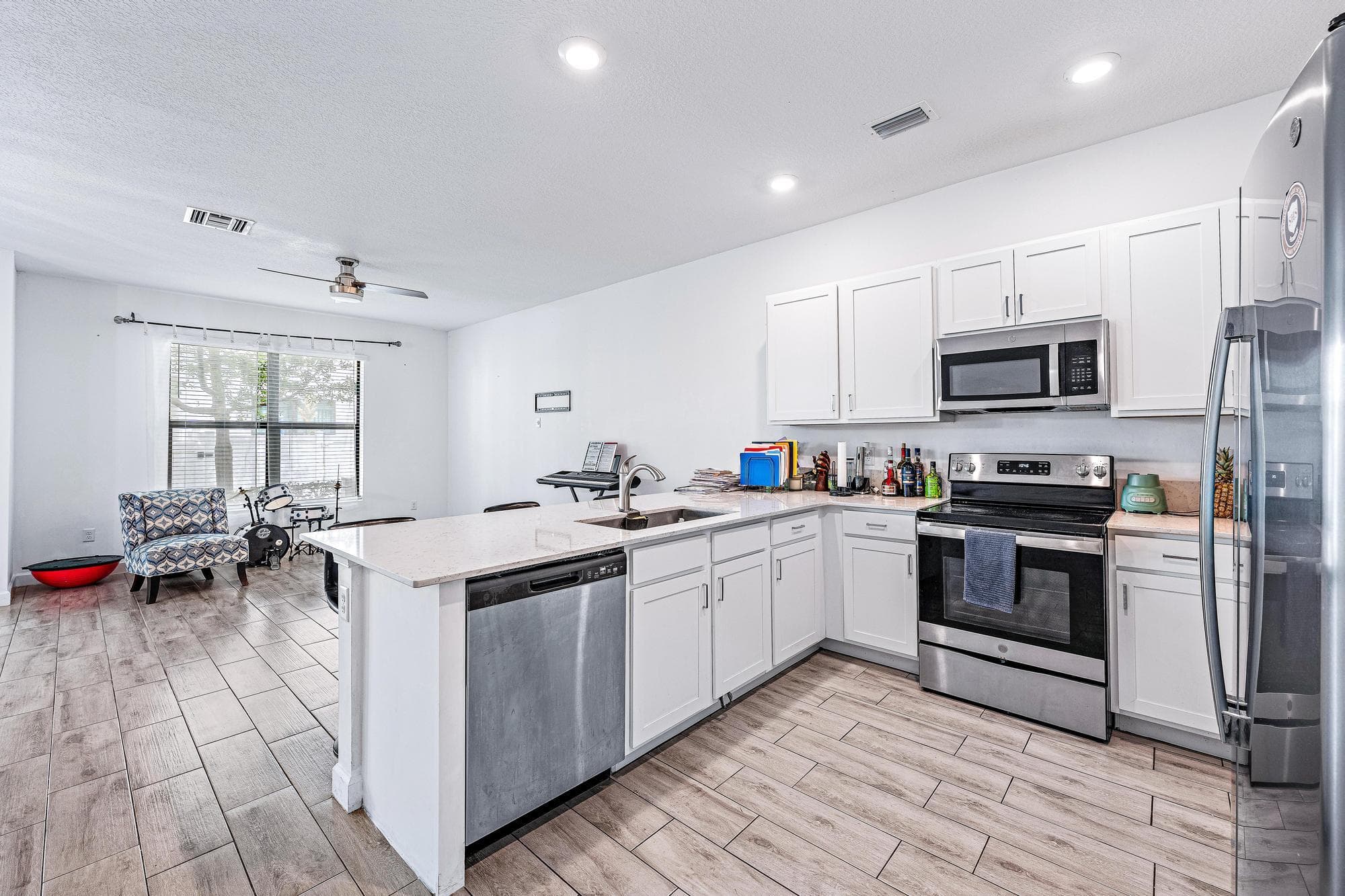 4407 Hemlock Drive, Riviera Beach, FL 33410 — photo 5 of 24