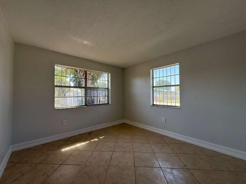 516 NW 179th Street, Miami Gardens, FL 33169 — photo 8 of 19