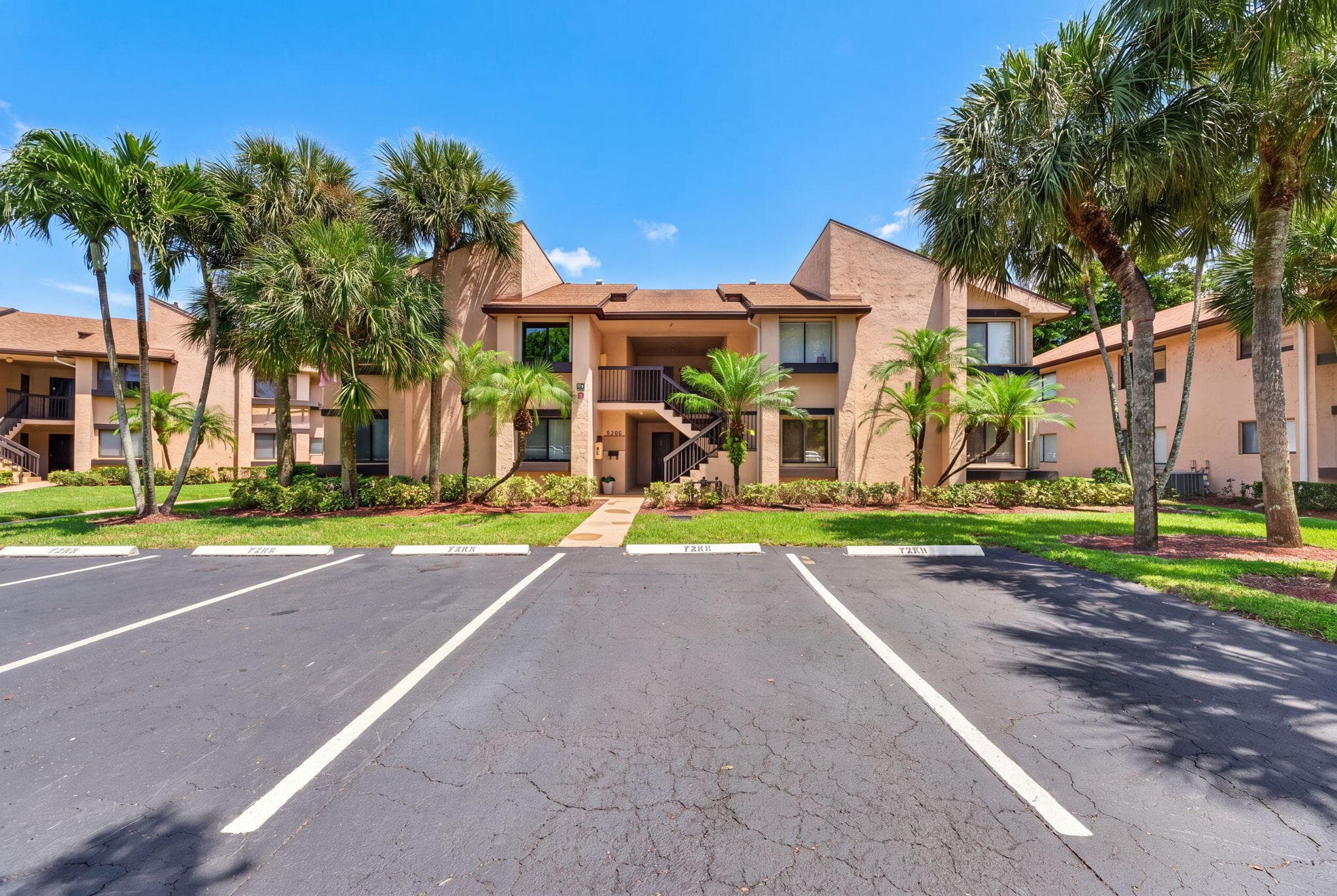 2240 SW 92nd Terrace 2402, Davie, FL 33324 — photo 1 of 37