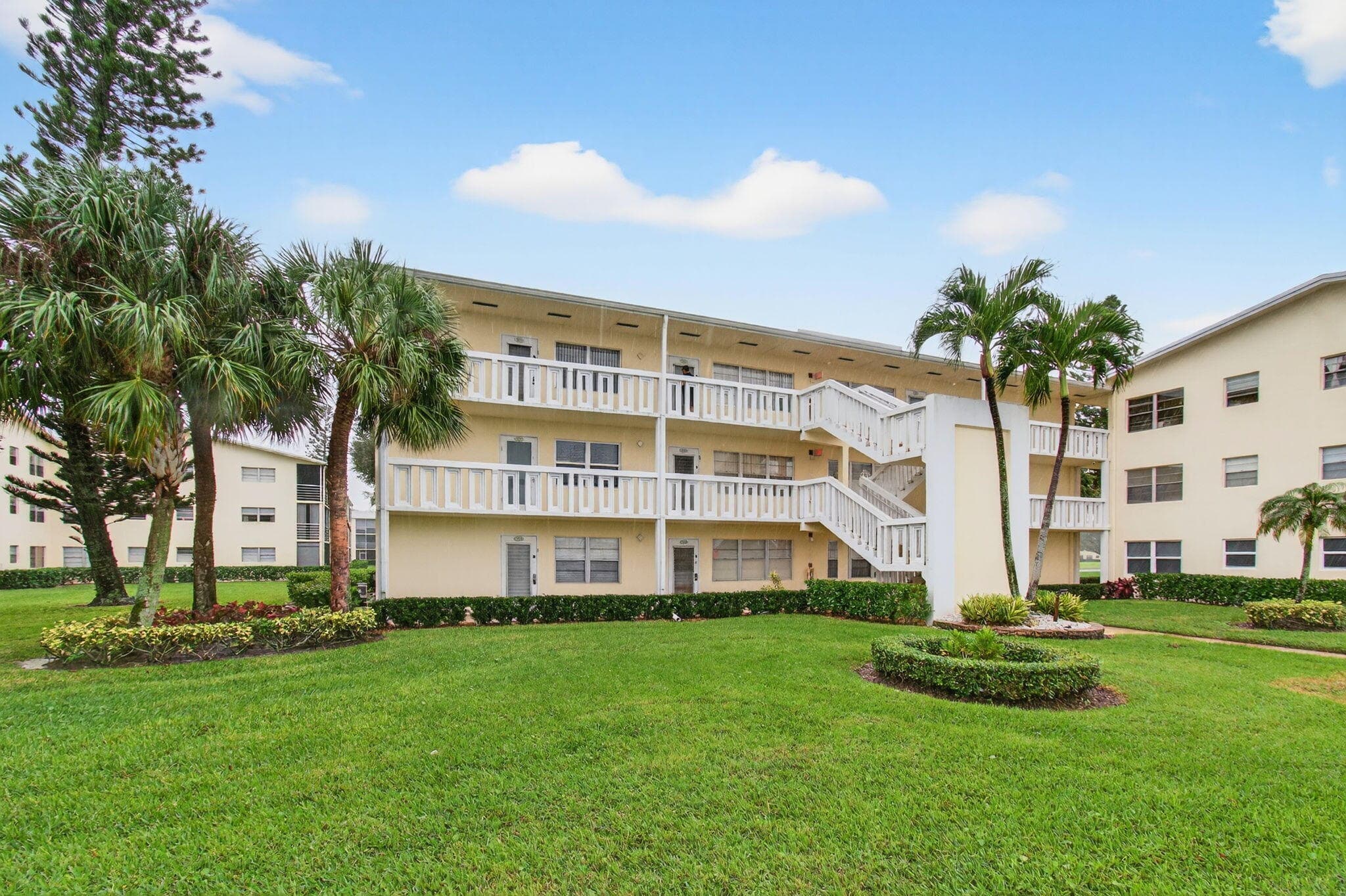 290 Dorset G, Boca Raton, FL 33434 — photo 1 of 1
