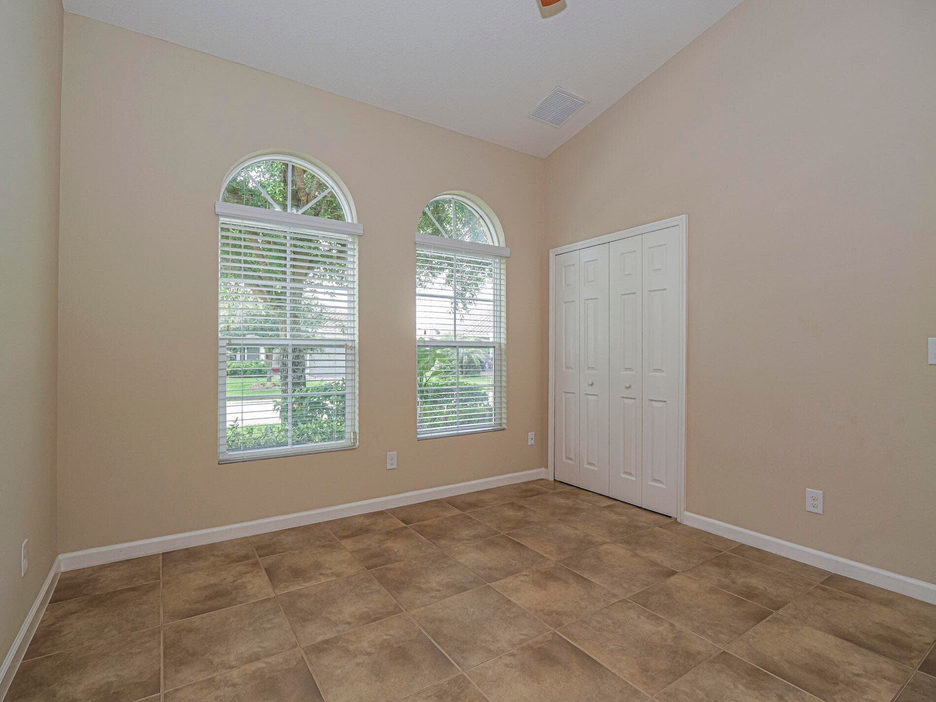 1750 SW Berkshire Cir Circle SW, Vero Beach, FL 32968 — photo 22 of 61