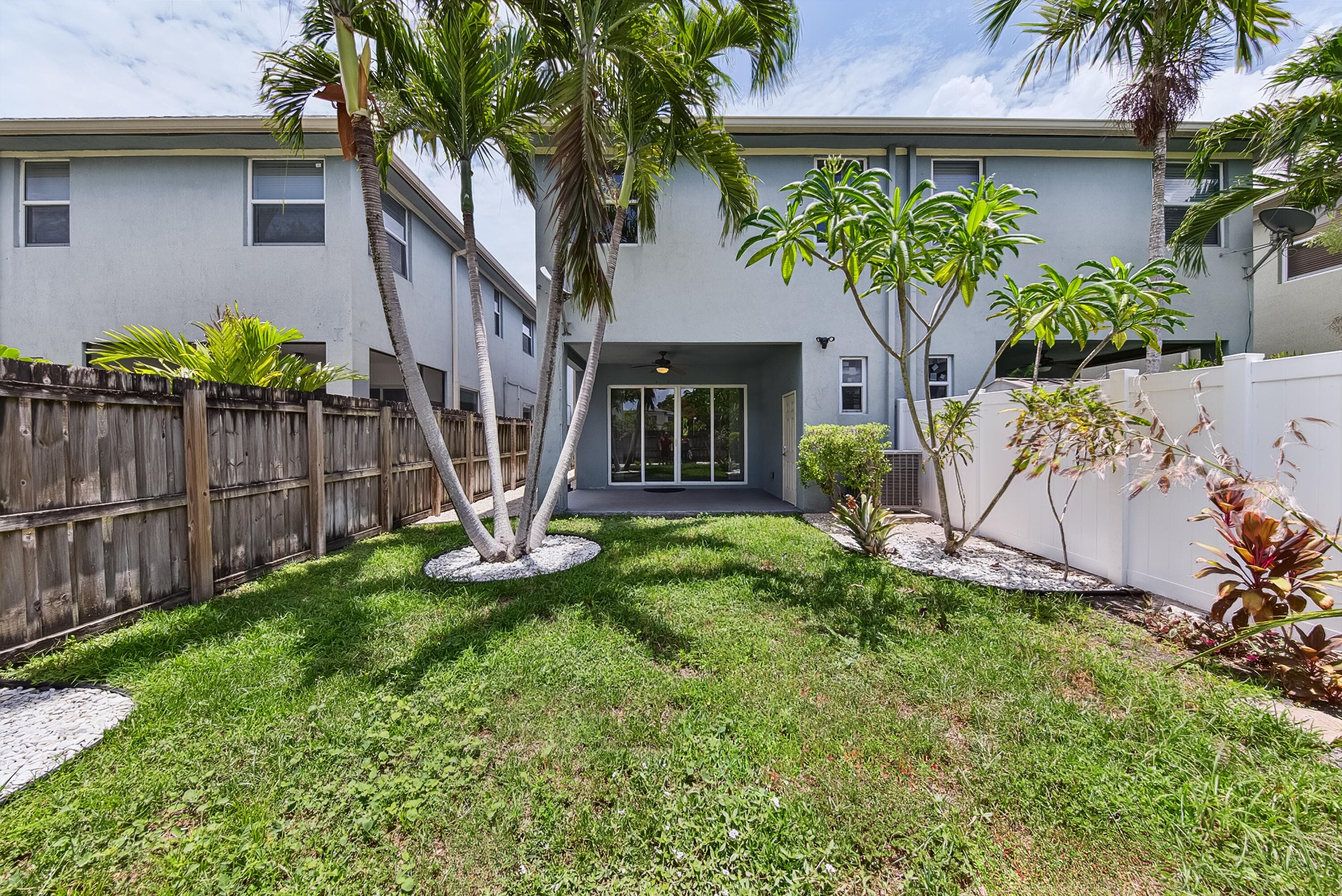 1135 NE 3rd Avenue, Fort Lauderdale, FL 33304 — photo 44 of 46