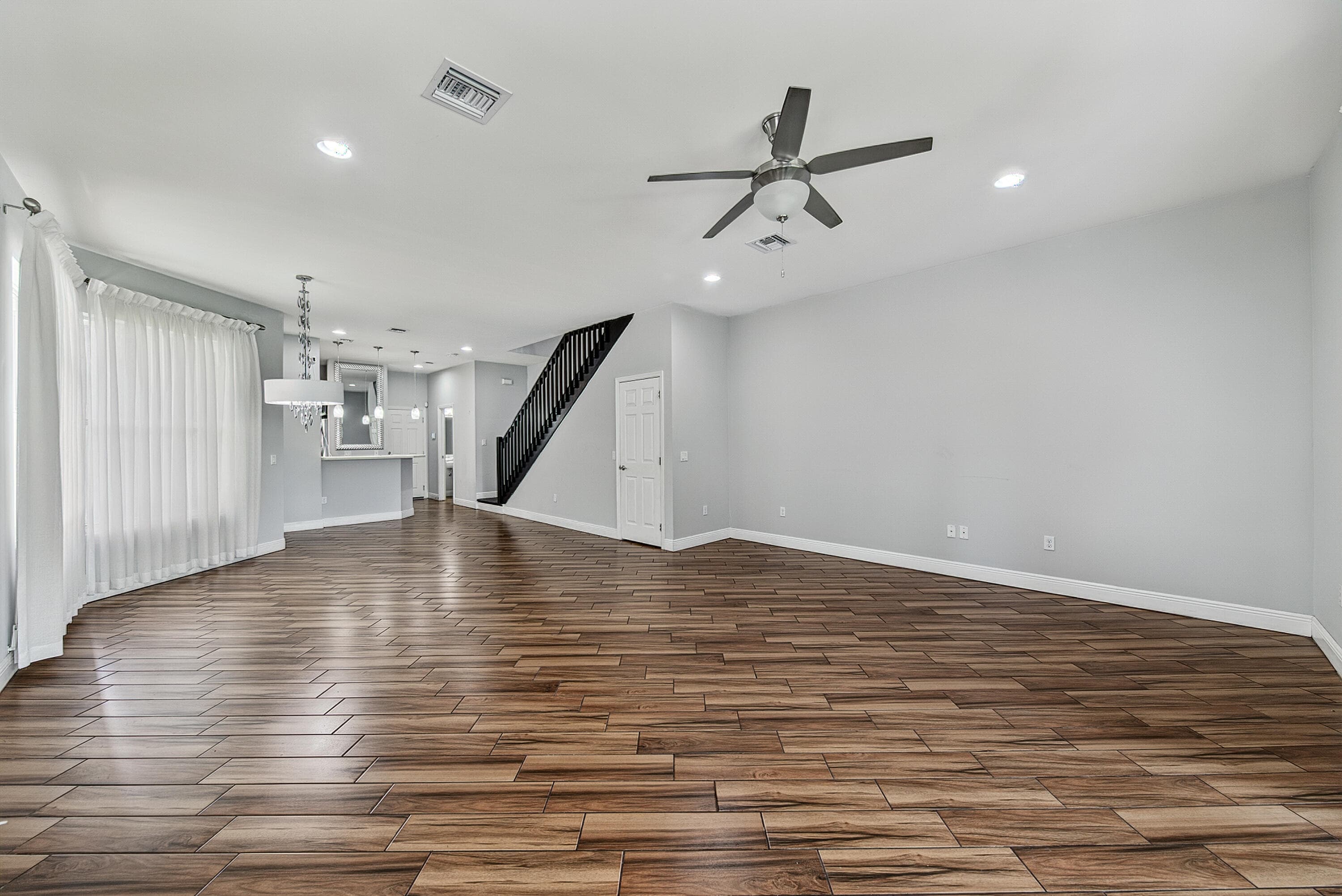 1135 NE 3rd Avenue, Fort Lauderdale, FL 33304 — photo 12 of 46