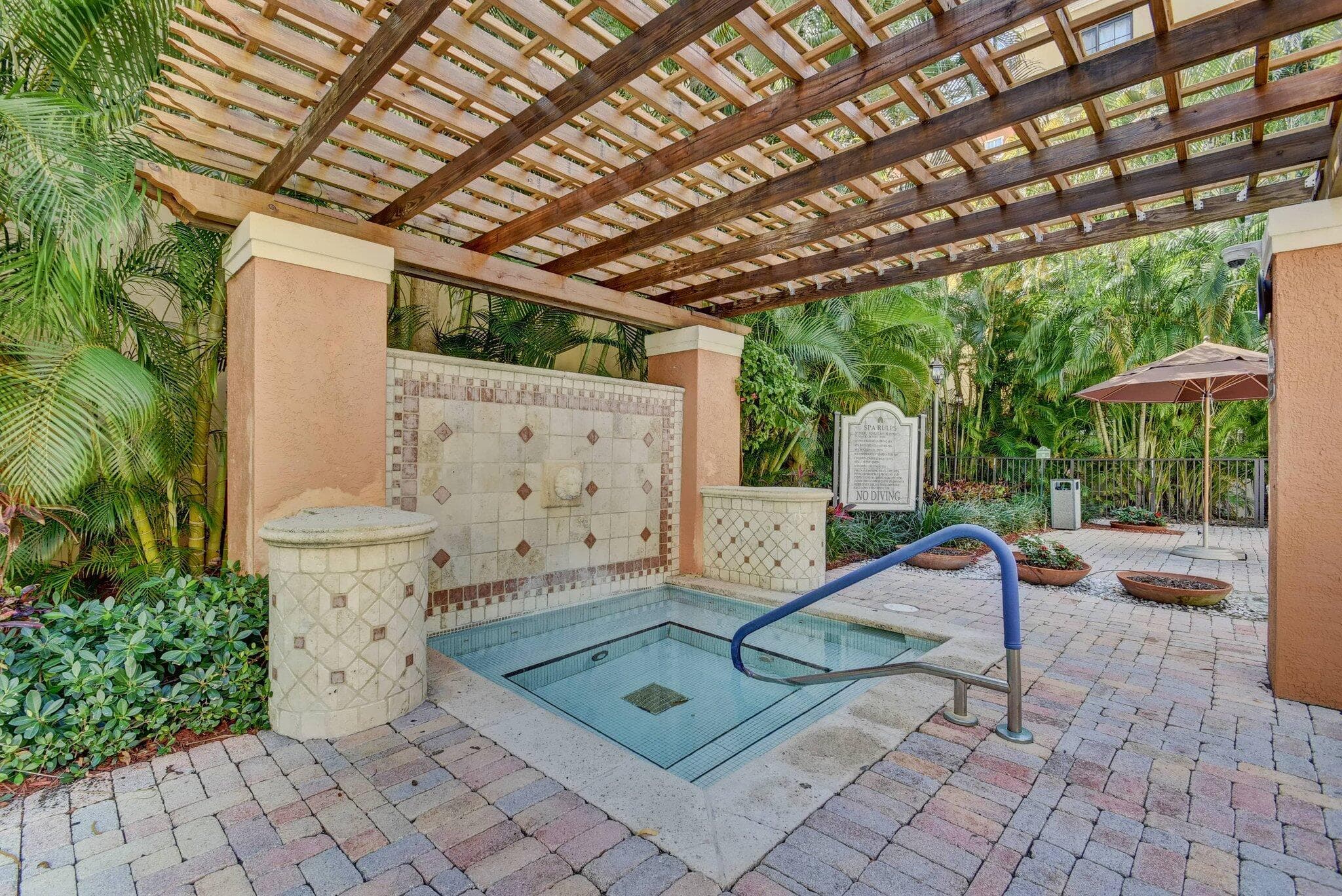 630 S Sapodilla Avenue 416, West Palm Beach, FL 33401 — photo 22 of 32