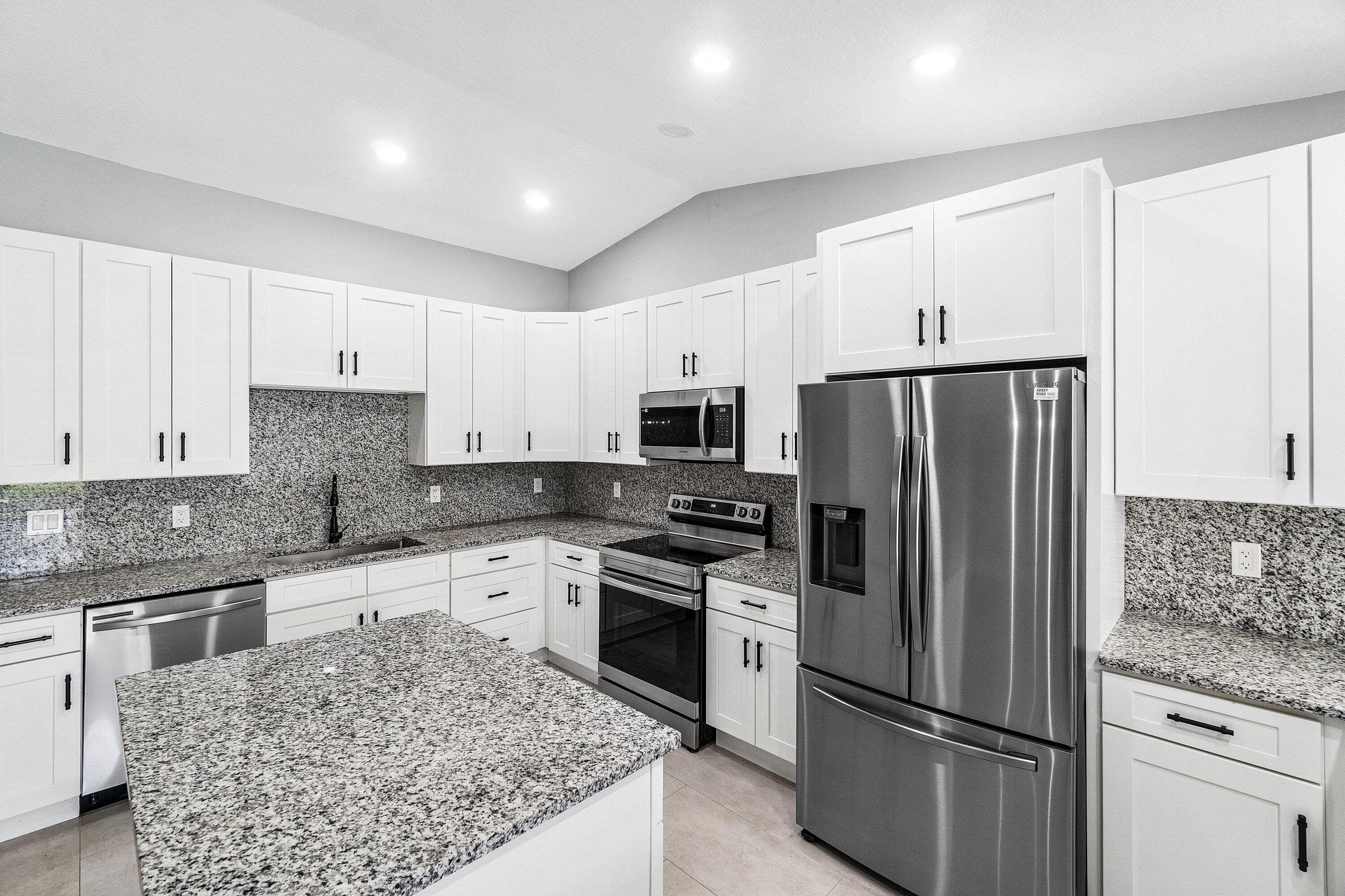 120 Mayfair Lane, Boynton Beach, FL 33426 — photo 10 of 37