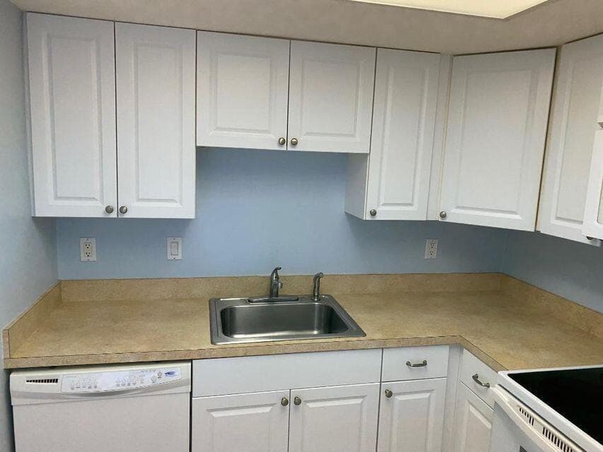 120 Wettaw Lane 112, North Palm Beach, FL 33408 — photo 5 of 13
