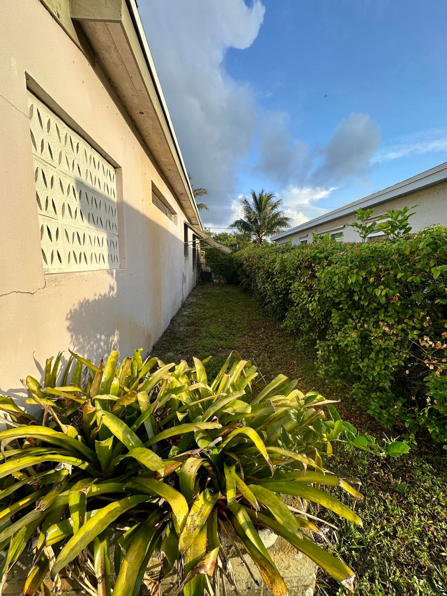 7000 SW 11th Street, Pembroke Pines, FL 33023 — photo 8 of 55