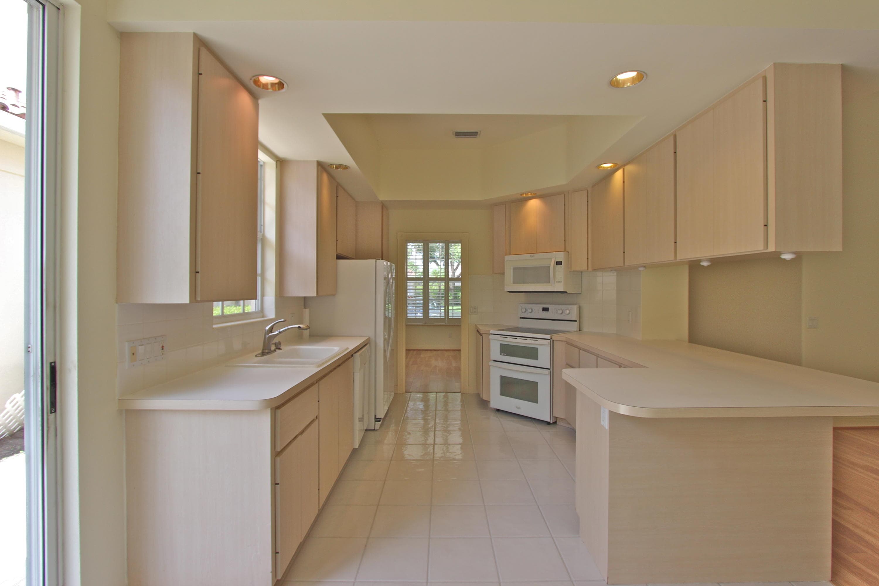 160 Lost Bridge Drive, Palm Beach Gardens, FL 33410 — photo 9 of 38