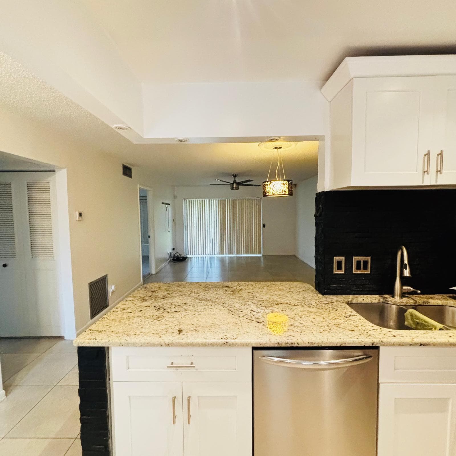 386 Bennington Lane, Lake Worth, FL 33467 — photo