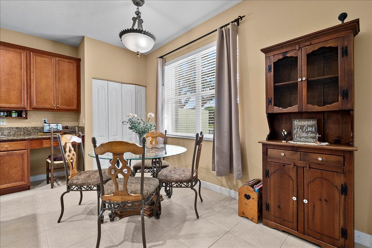 135 Hamilton Terrace, West Palm Beach, FL 33414 — photo 11 of 43