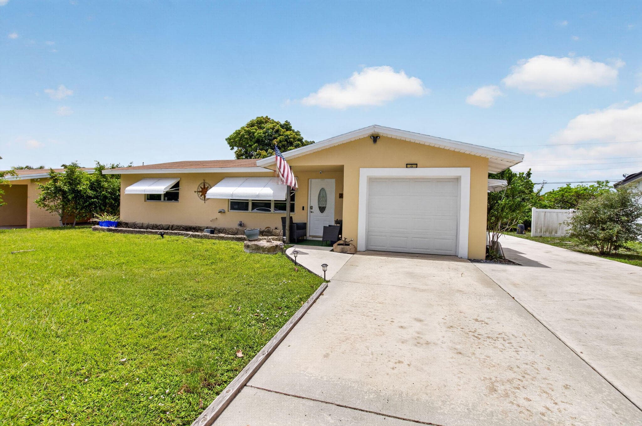220 SW 10th Avenue, Boynton Beach, FL 33435 — photo 4 of 55