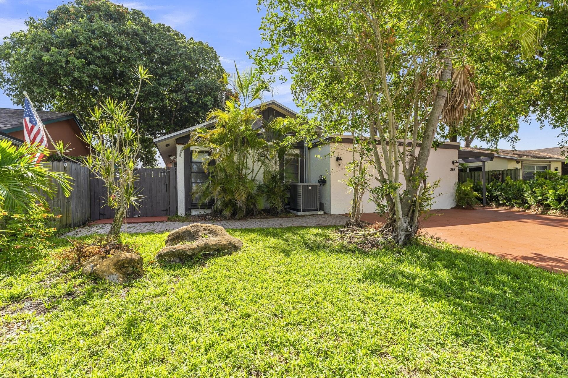 358 SW 32nd Terrace, Deerfield Beach, FL 33442 — photo 4 of 55