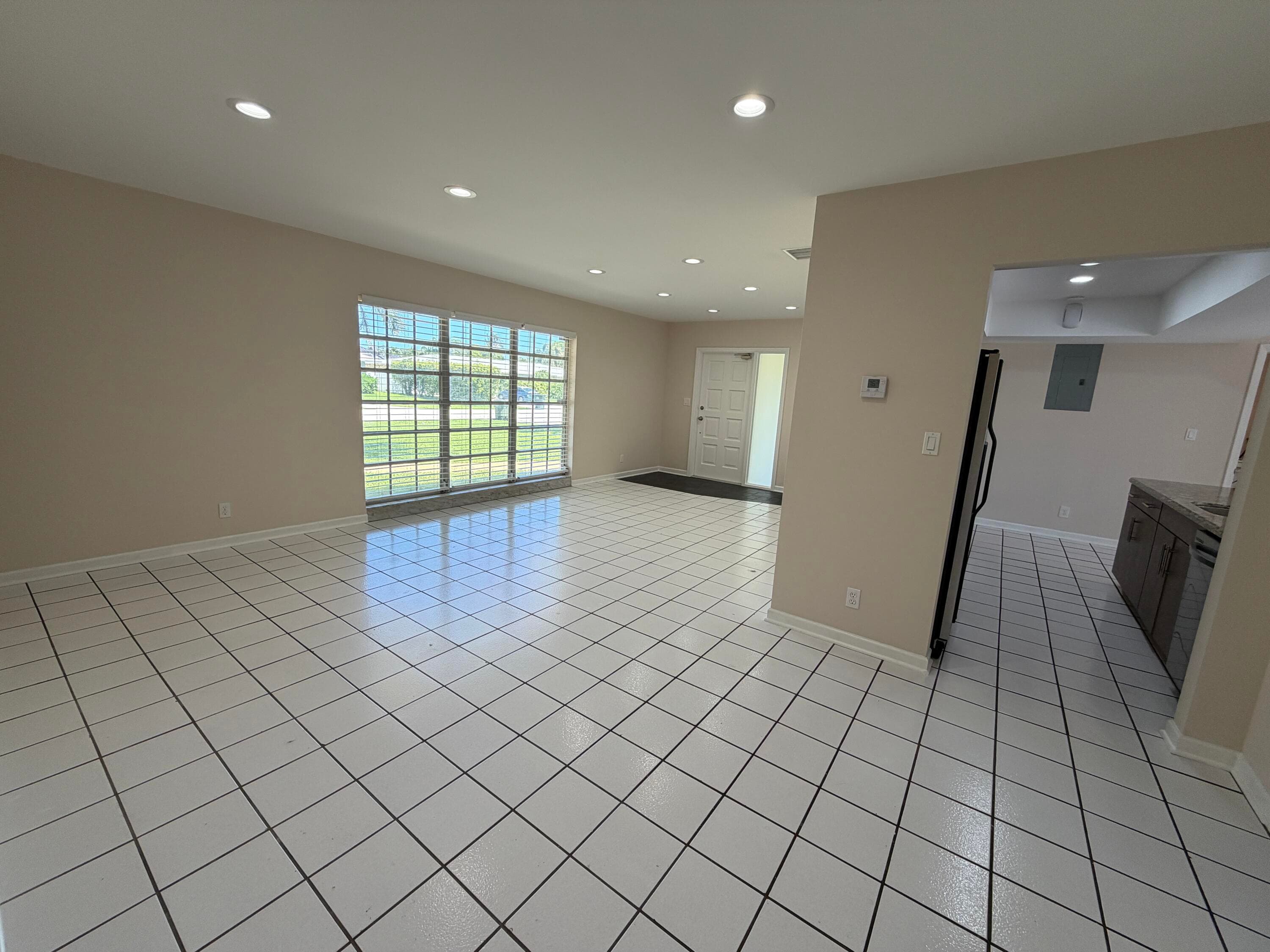 499 W Conference Drive, Boca Raton, FL 33486 — photo 7 of 31
