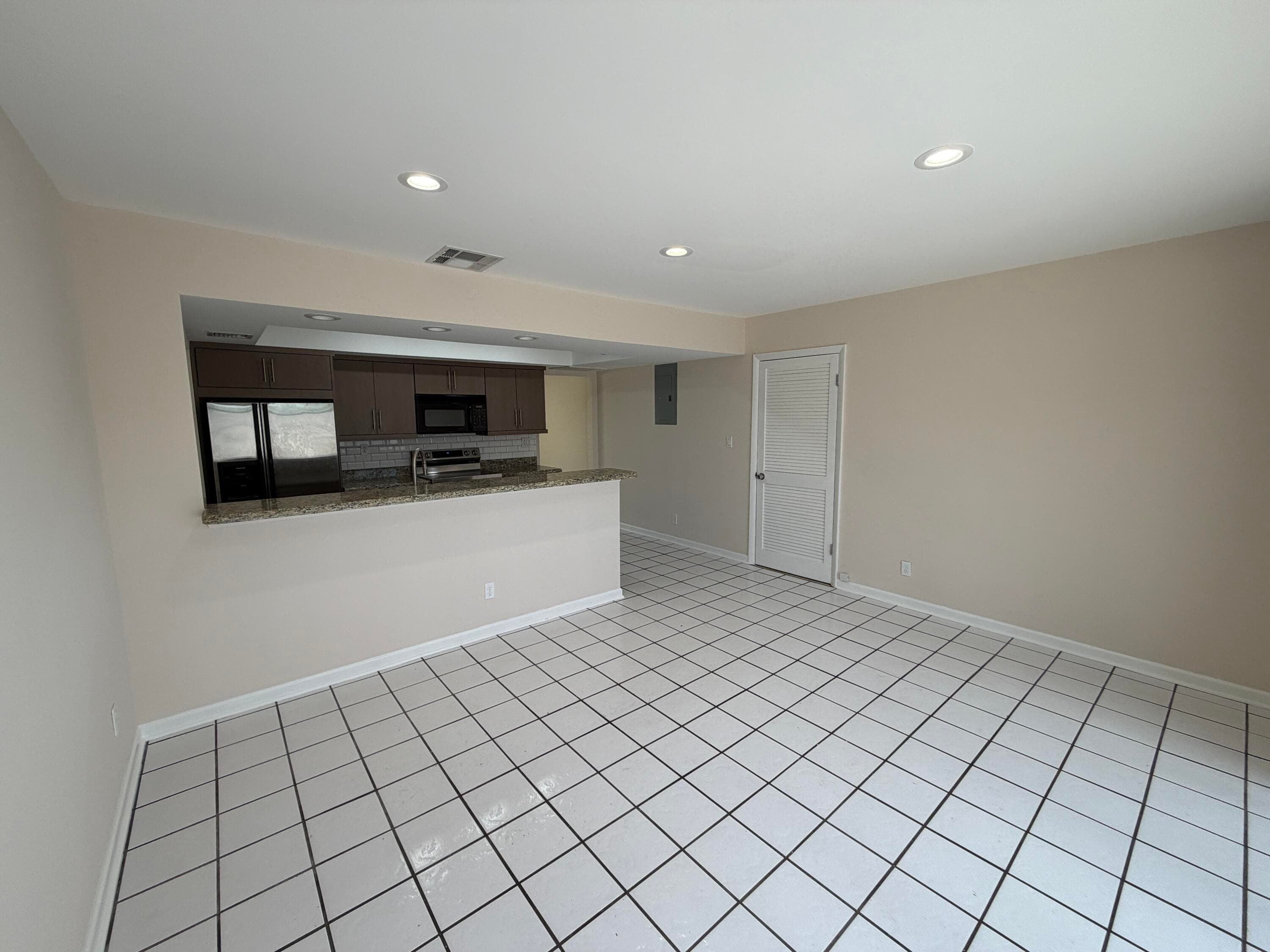 499 W Conference Drive, Boca Raton, FL 33486 — photo 11 of 31