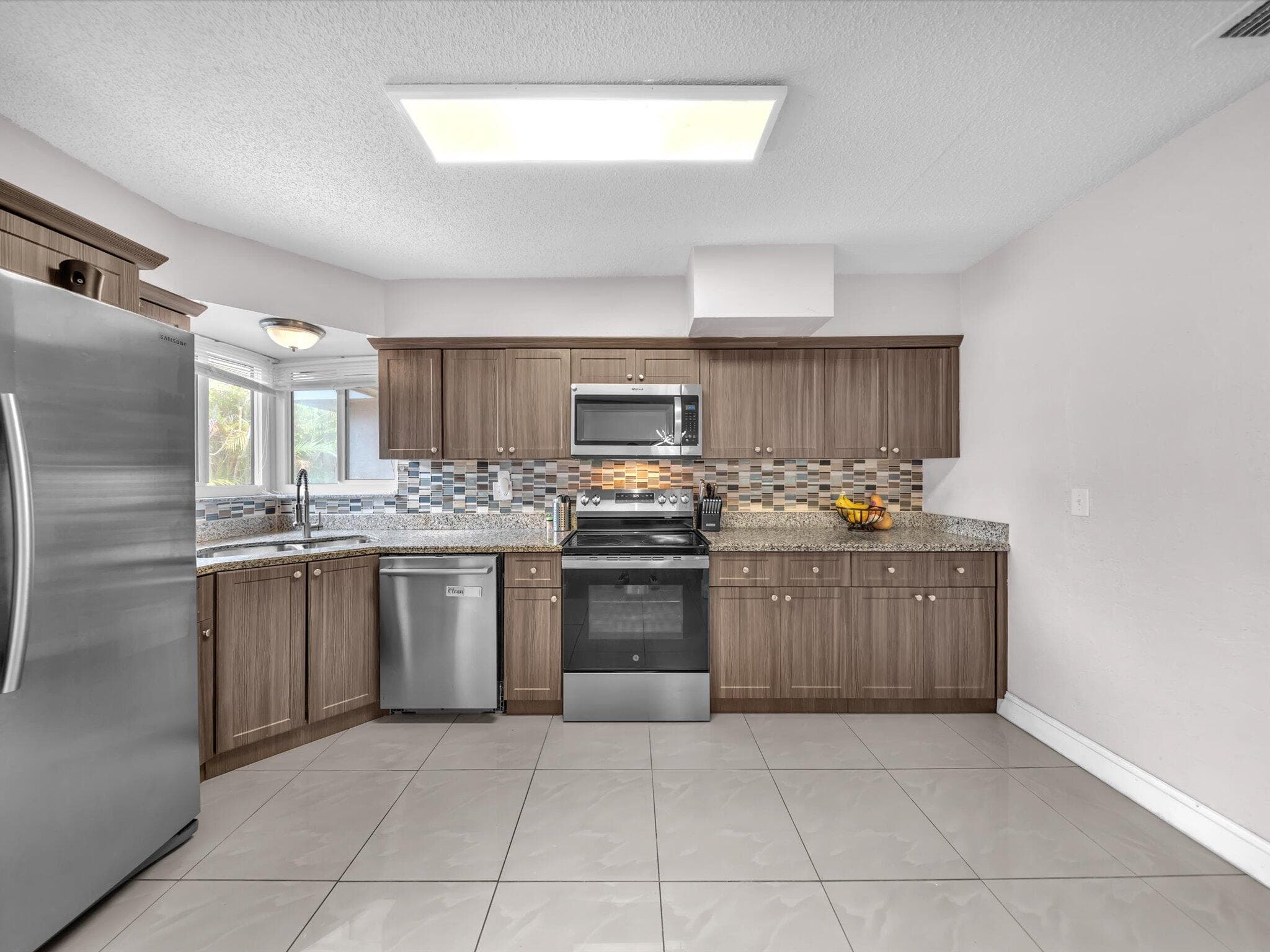 431 SW 29th Avenue, Fort Lauderdale, FL 33312 — photo 16 of 38
