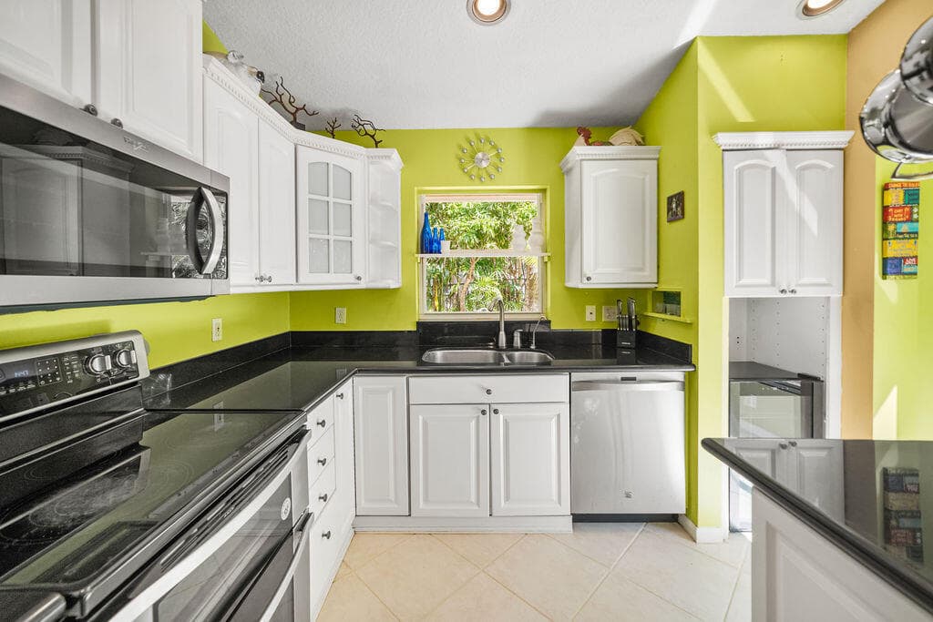 1256 Lake Breeze Drive, Wellington, FL 33414 — photo 12 of 45