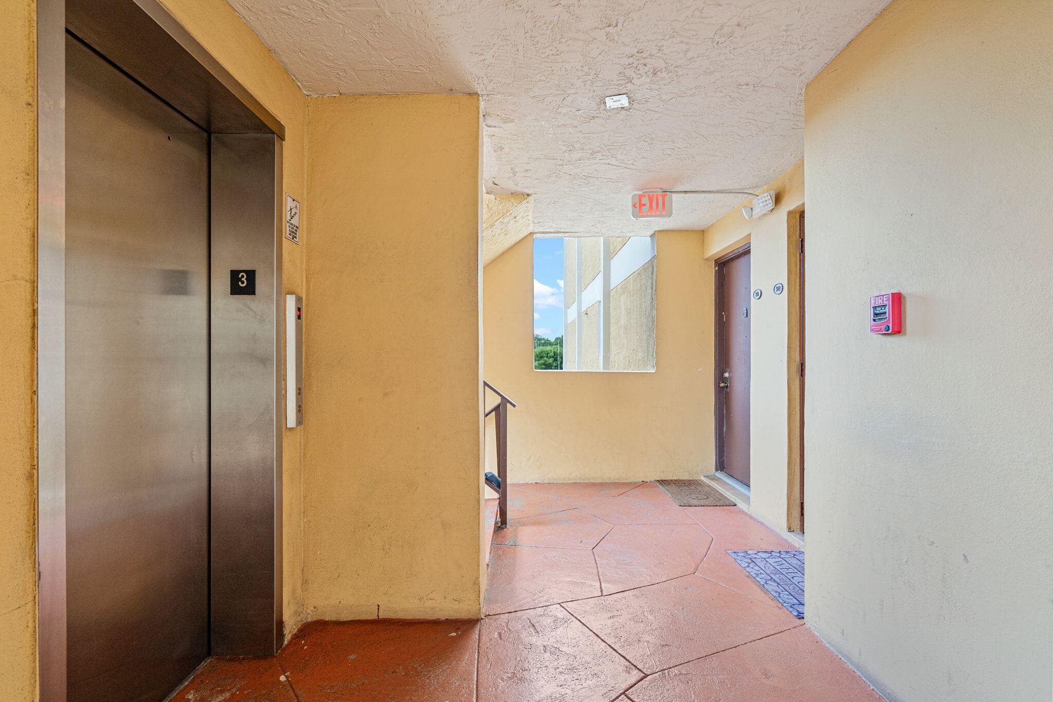 9170 Fontainebleau Boulevard 301, Miami, FL 33172 — photo 32 of 35
