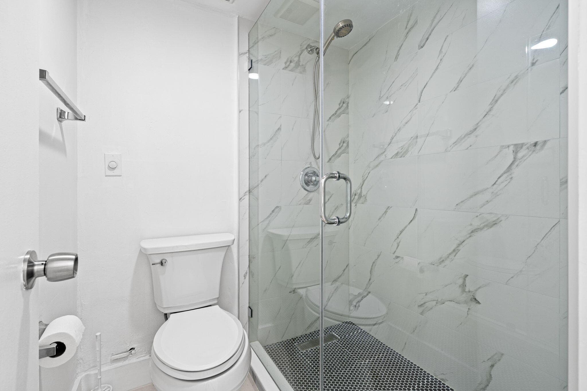 9170 Fontainebleau Boulevard 301, Miami, FL 33172 — photo 3 of 35