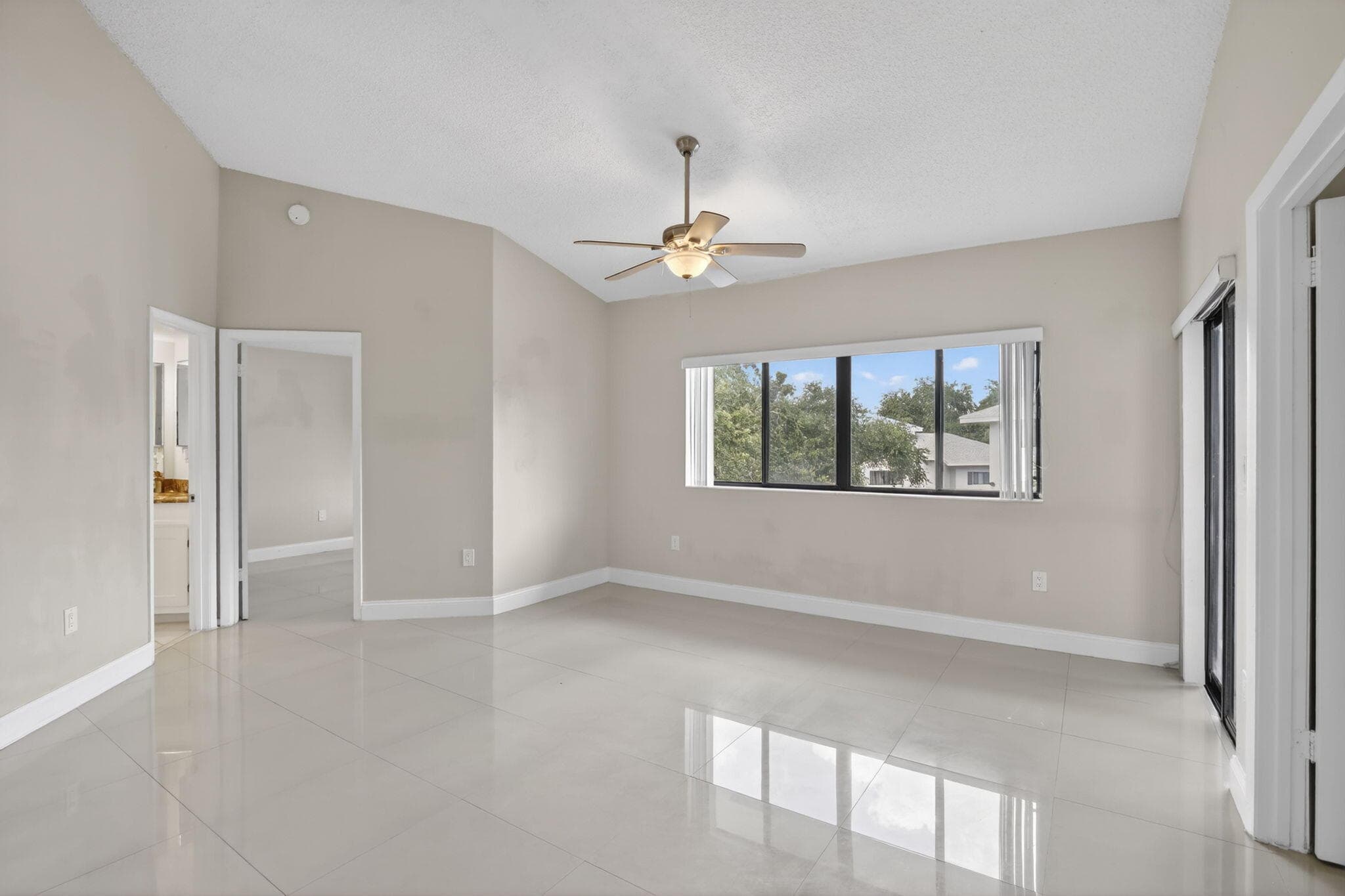 2445 SW 18th Terrace 922, Fort Lauderdale, FL 33315 — photo 11 of 46