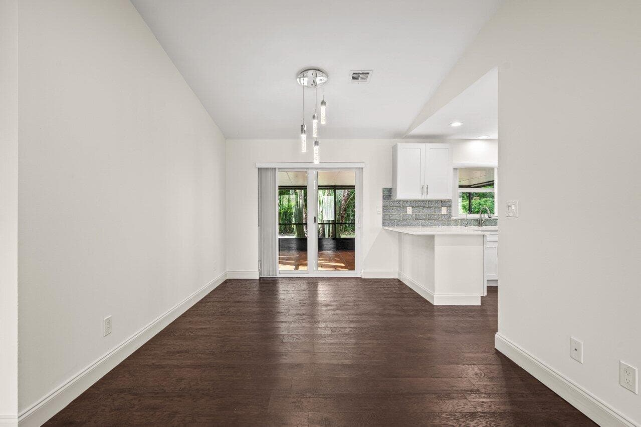 638 SW 4th Avenue, Boynton Beach, FL 33426 — photo 10 of 43