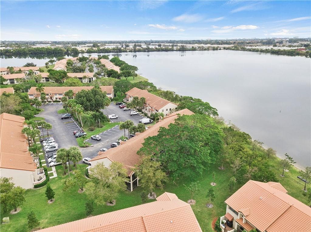 912 Congressional Way, Deerfield Beach, FL 33442 — photo 17 of 26