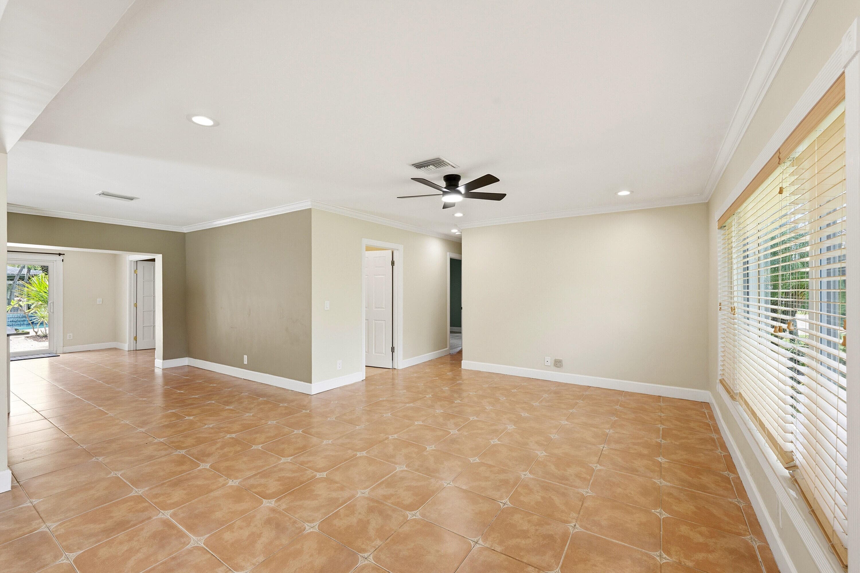 2811 NE 16th Street, Pompano Beach, FL 33062 — photo 4 of 54