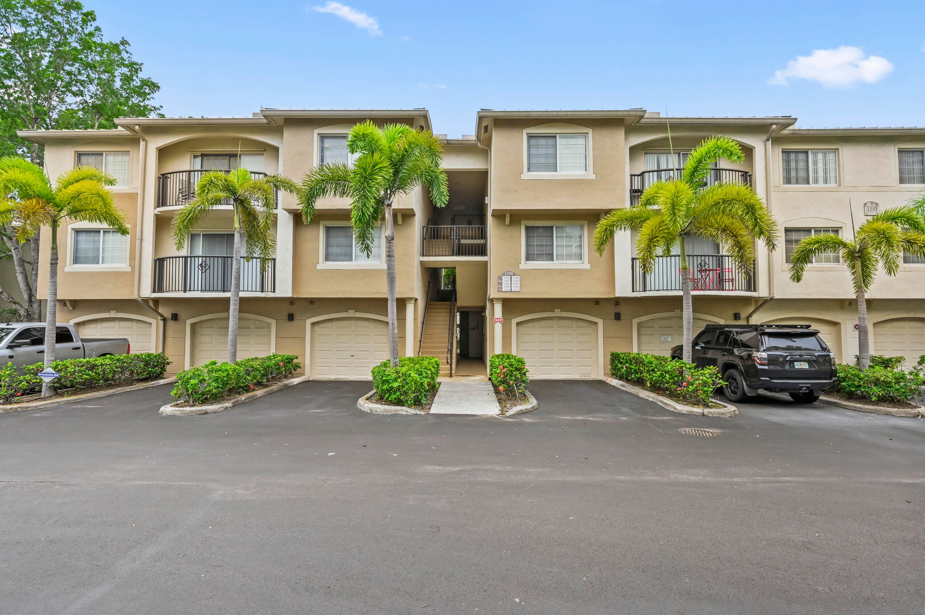 1100 S Crestwood Ct S S 1109, Royal Palm Beach, FL 33411 — photo 1 of 35