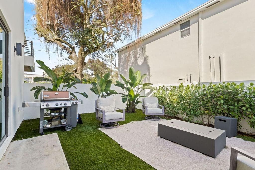 705 SW 8th Terrace, Fort Lauderdale, FL 33315 — photo 12 of 56