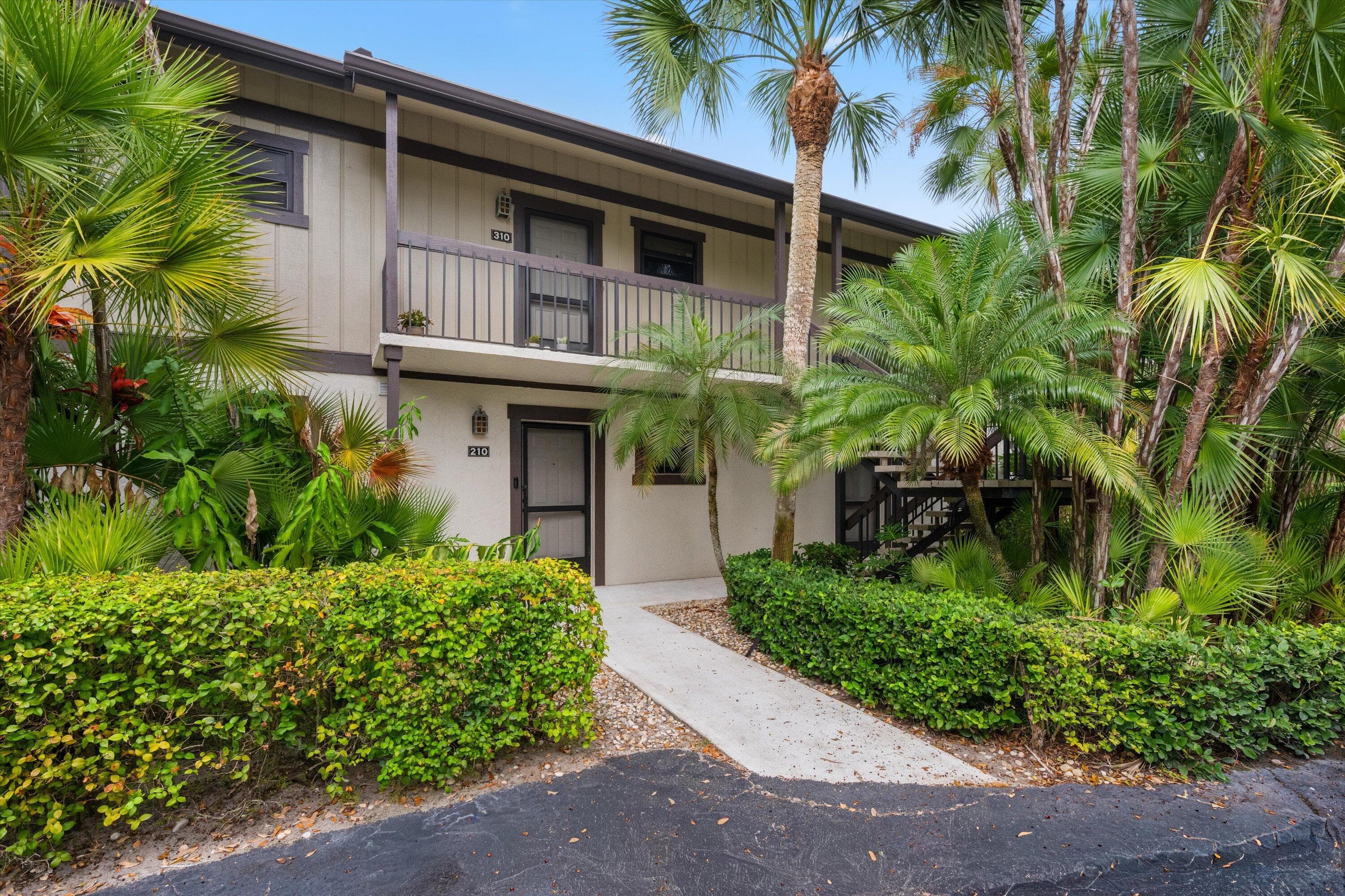 13334 Polo Club Road 211, Wellington, FL 33414 — photo 1 of 10