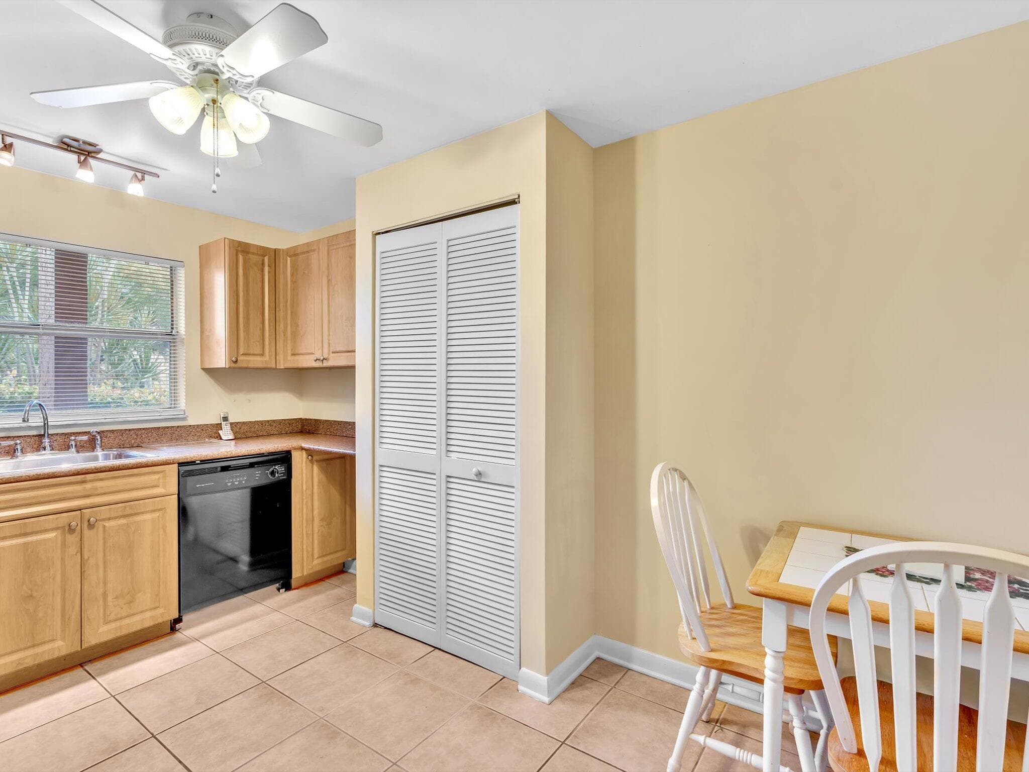 9301 Sunrise Lakes Boulevard, Sunrise, FL 33322 — photo 18 of 69