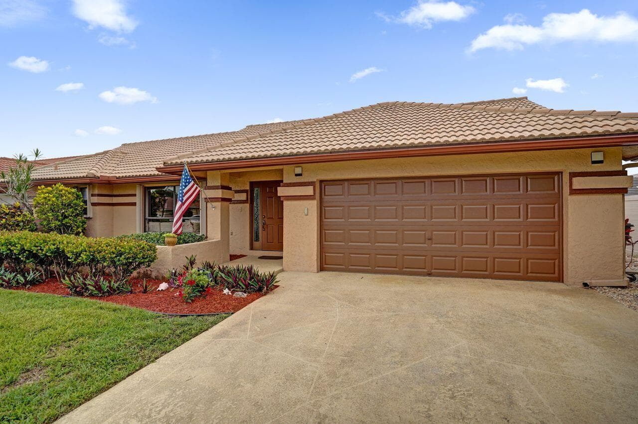 6063 Sunberry Circle, Boynton Beach, FL 33437 — photo 3 of 95