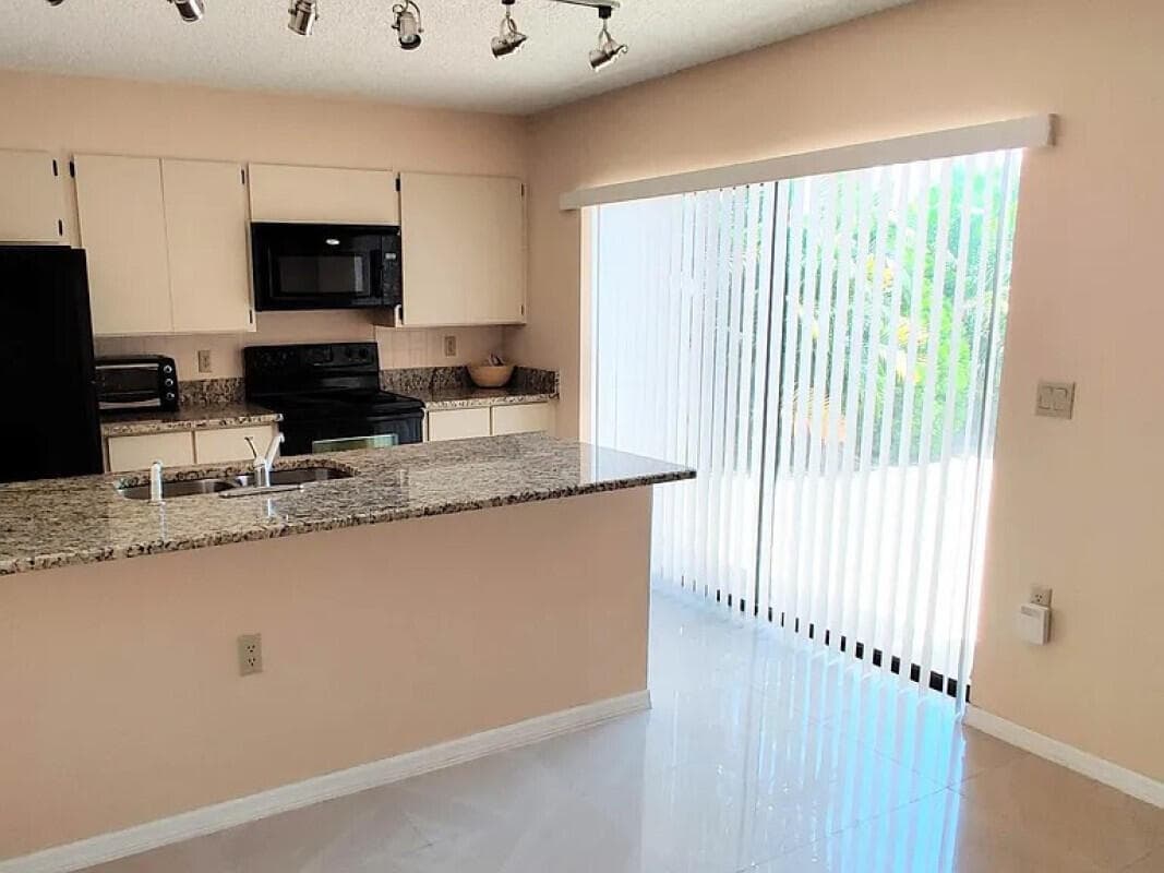 707 Mill Valley Place, West Palm Beach, FL 33409 — photo 5 of 6