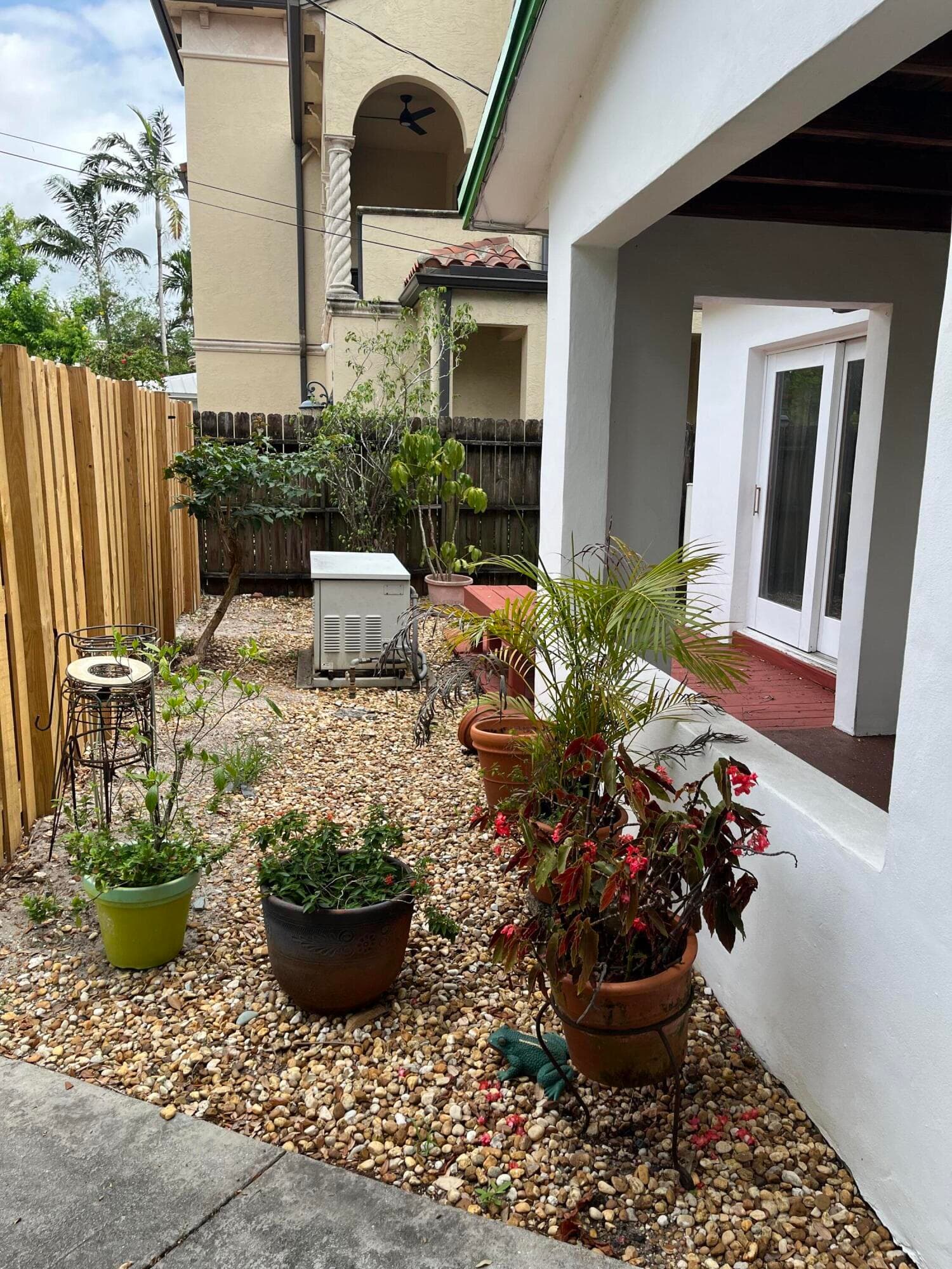 1122 SW 8th Terrace, Fort Lauderdale, FL 33315 — photo 5 of 10