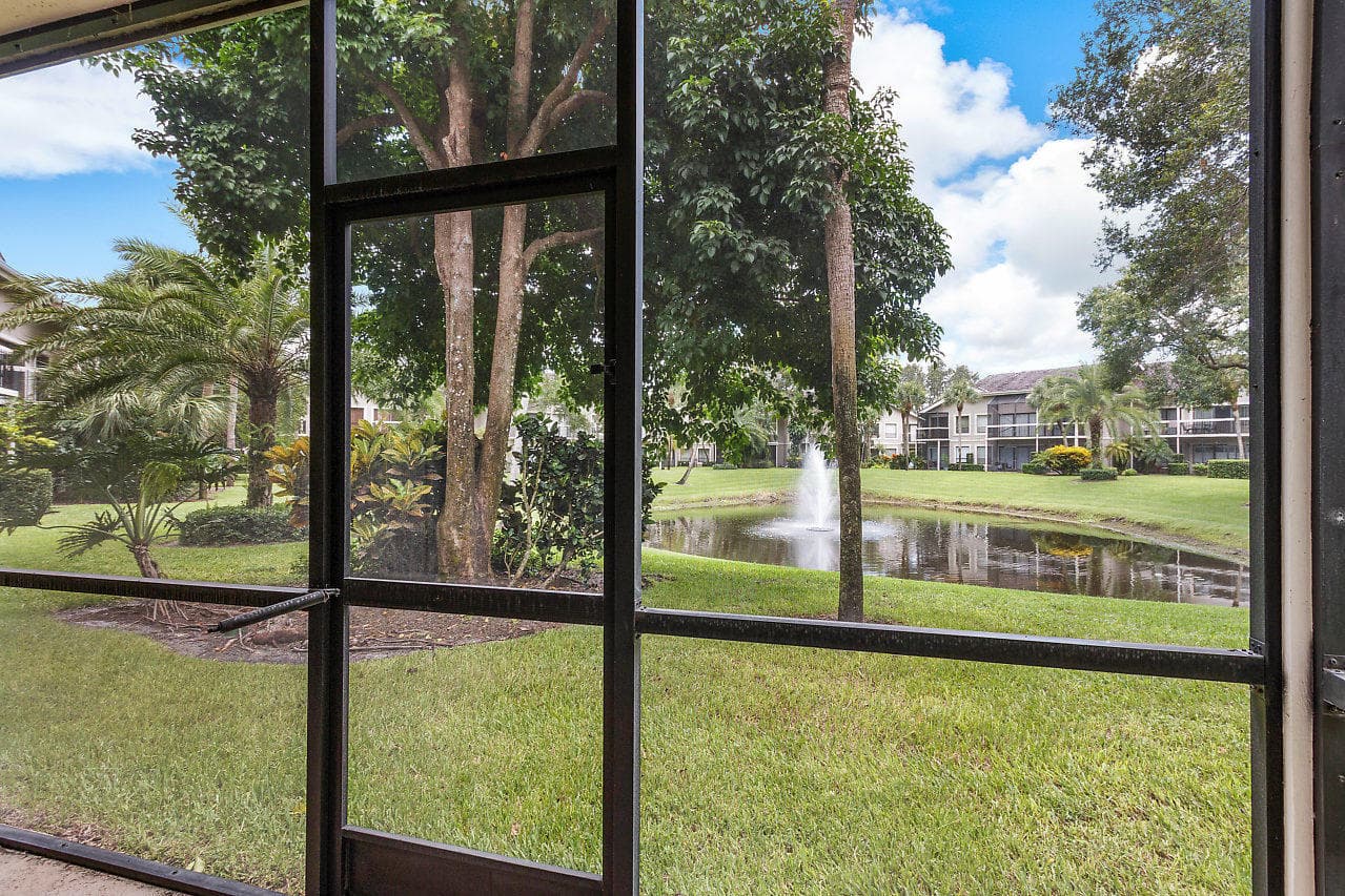 11863 Wimbledon Circle 426, Wellington, FL 33414 — photo 5 of 25