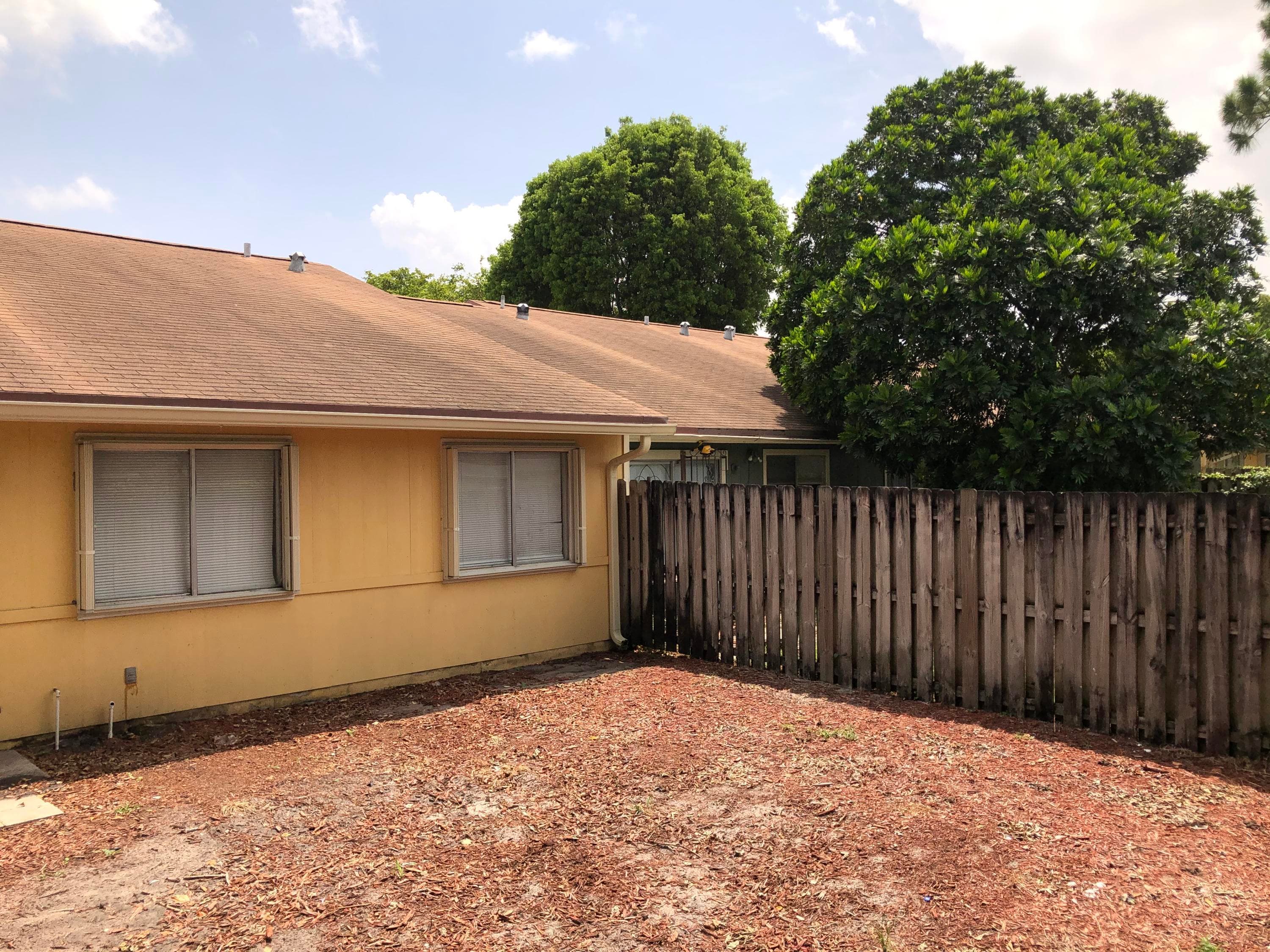 4651 Orleans Court D, West Palm Beach, FL 33415 — photo 4 of 13