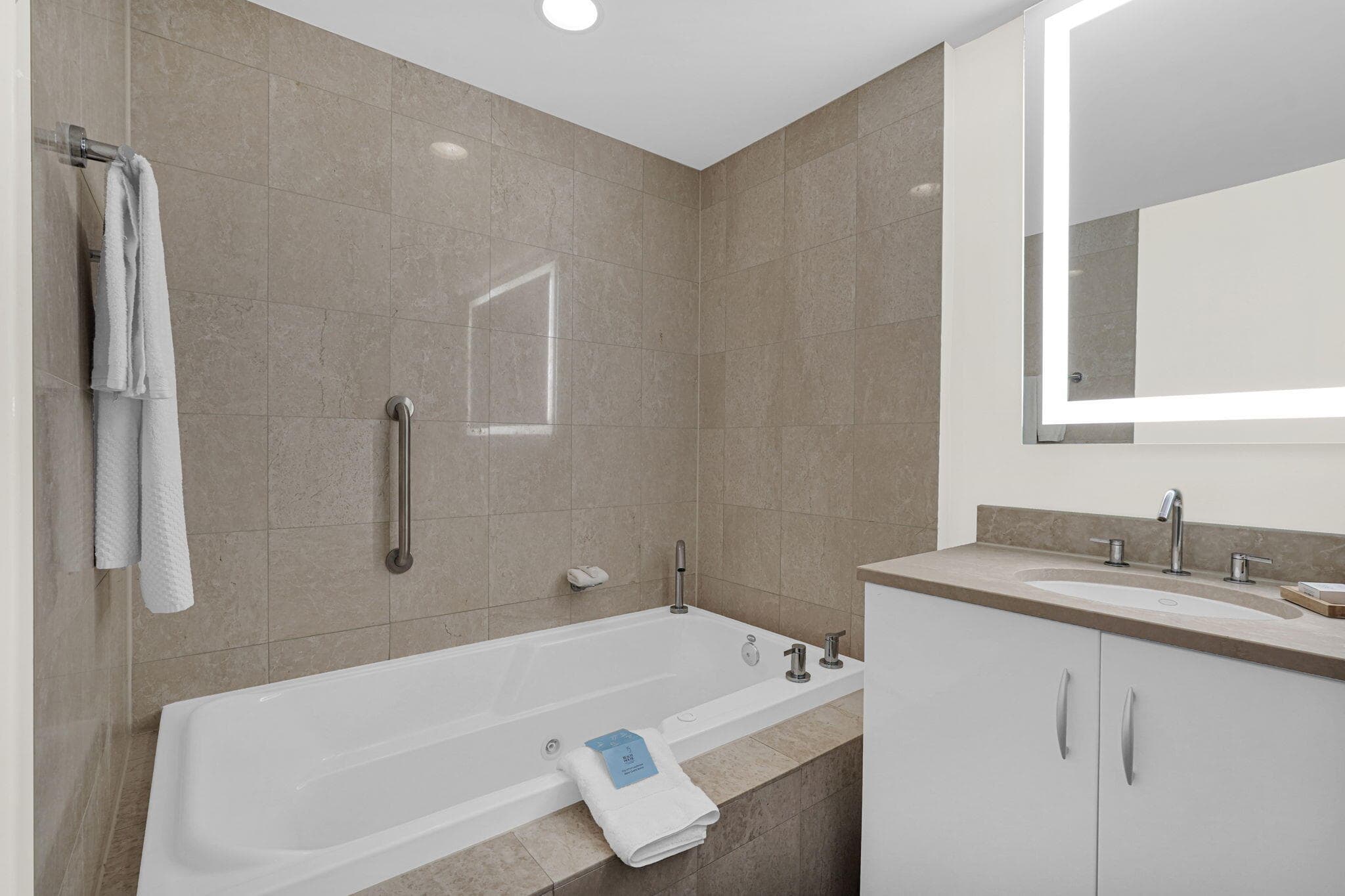 505 N Fort Lauderdale Beach Boulevard 2214, Fort Lauderdale, FL 33304 — photo 36 of 54