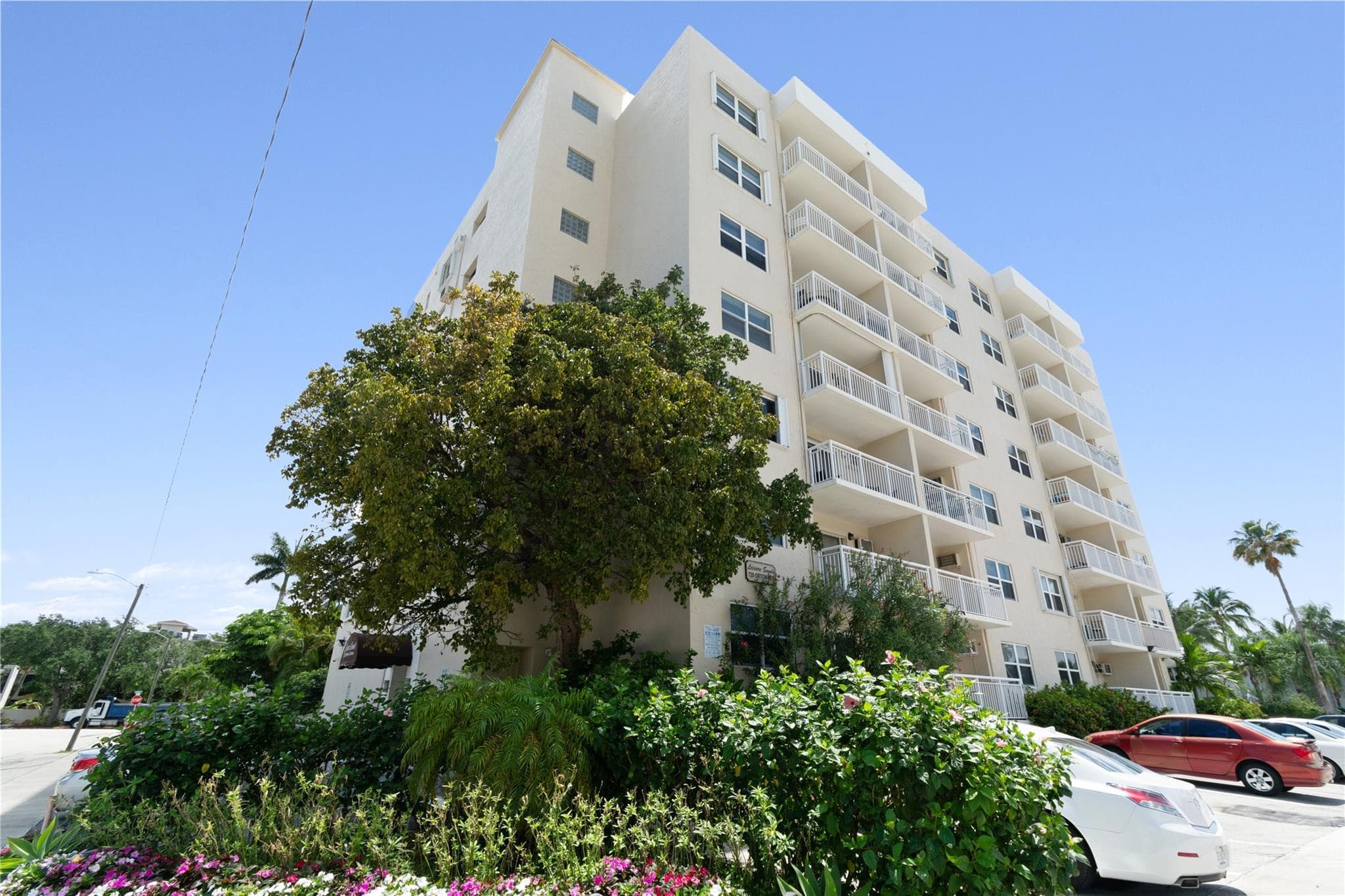 720 Orton Avenue 206, Fort Lauderdale, FL 33304 — photo 1 of 13