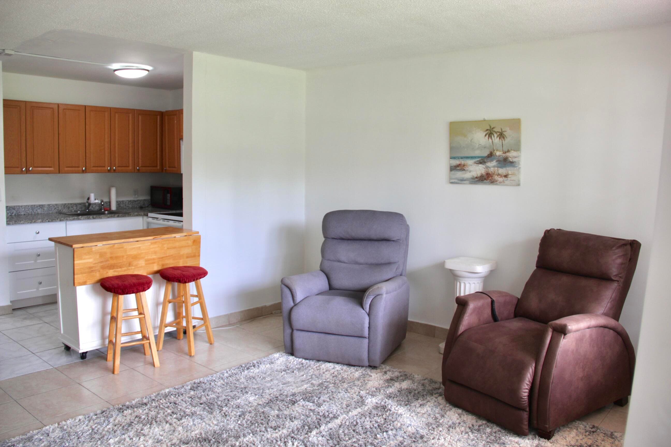 175 Canterbury H 175, West Palm Beach, FL 33417 — photo 1 of 16