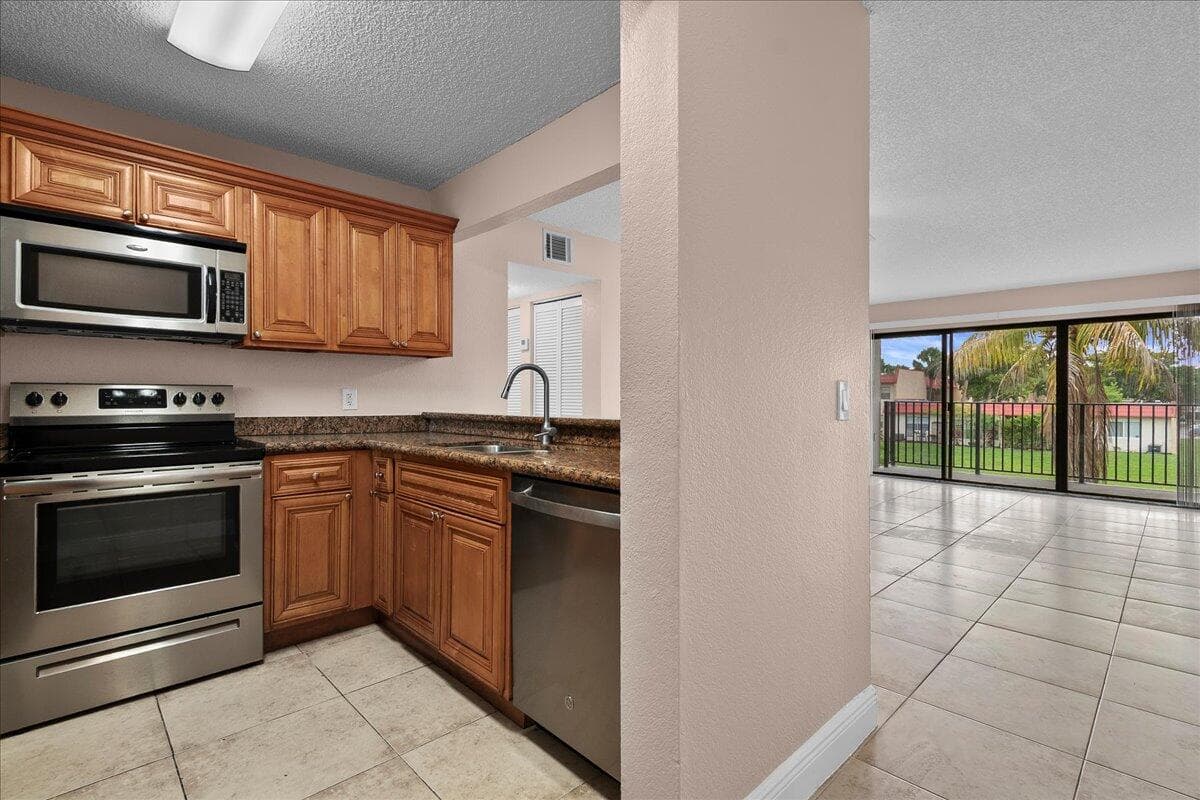 1524 Lake Crystal Drive F, Royal Palm Beach, FL 33411 — photo 2 of 20